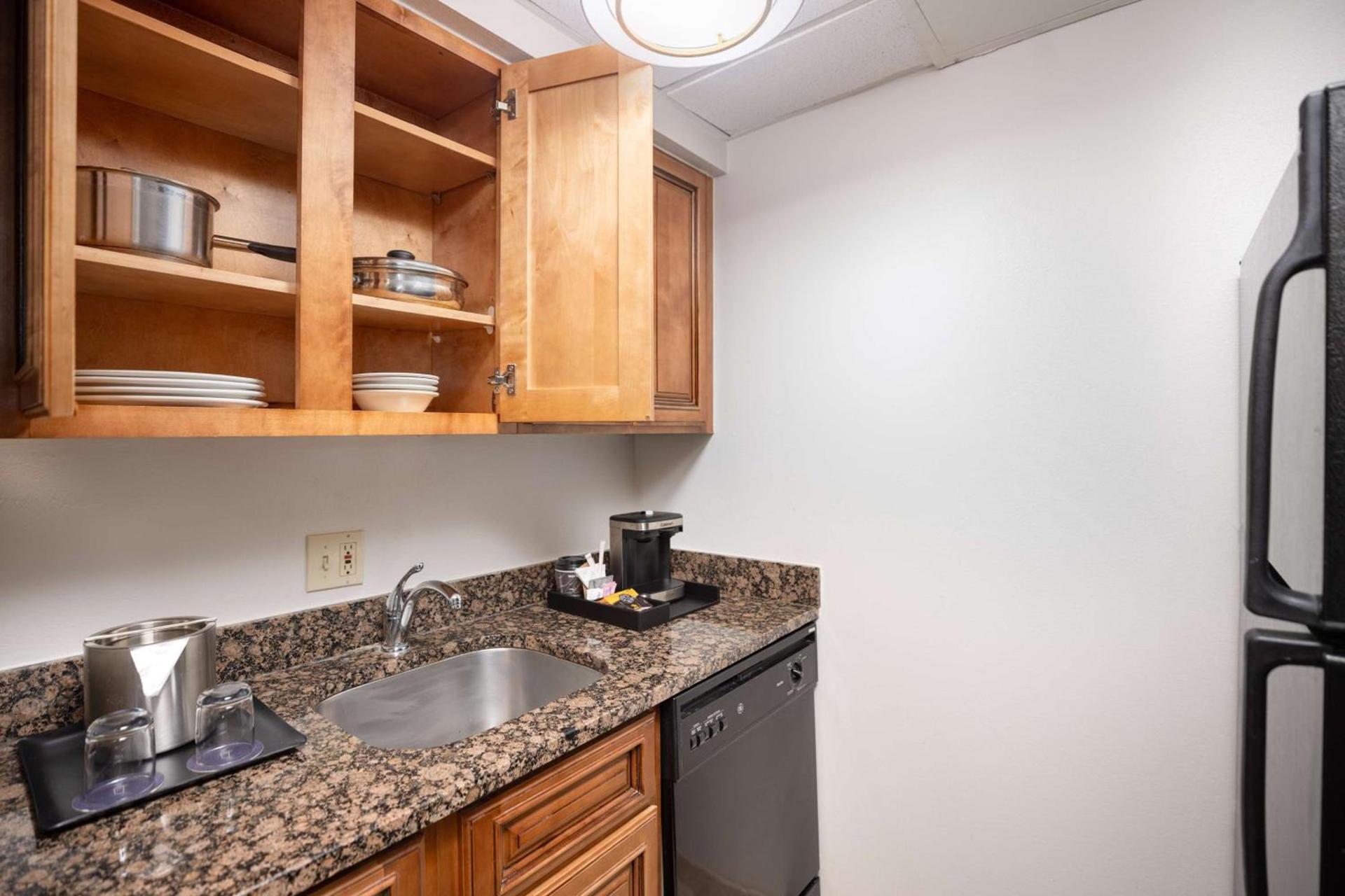 DoubleTree by Hilton Houston Medical Center Hotel & Suites photo 83