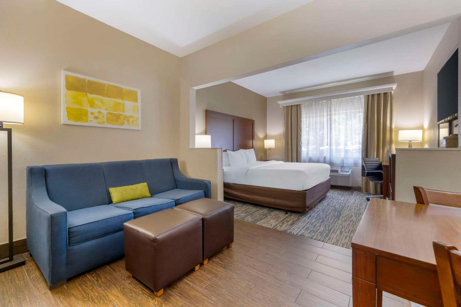 Comfort Suites Keeneland photo 14