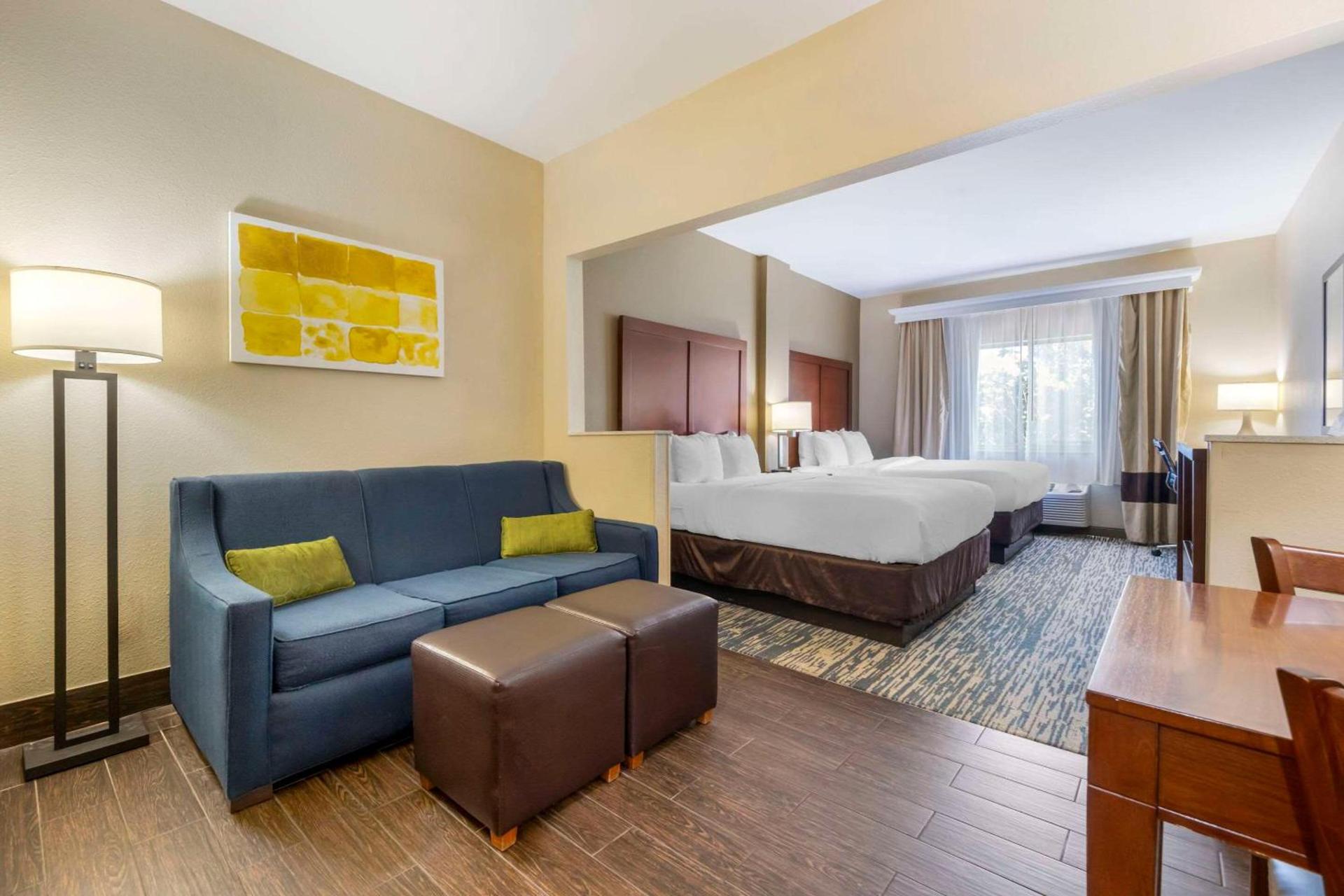 Comfort Suites Keeneland photo 22