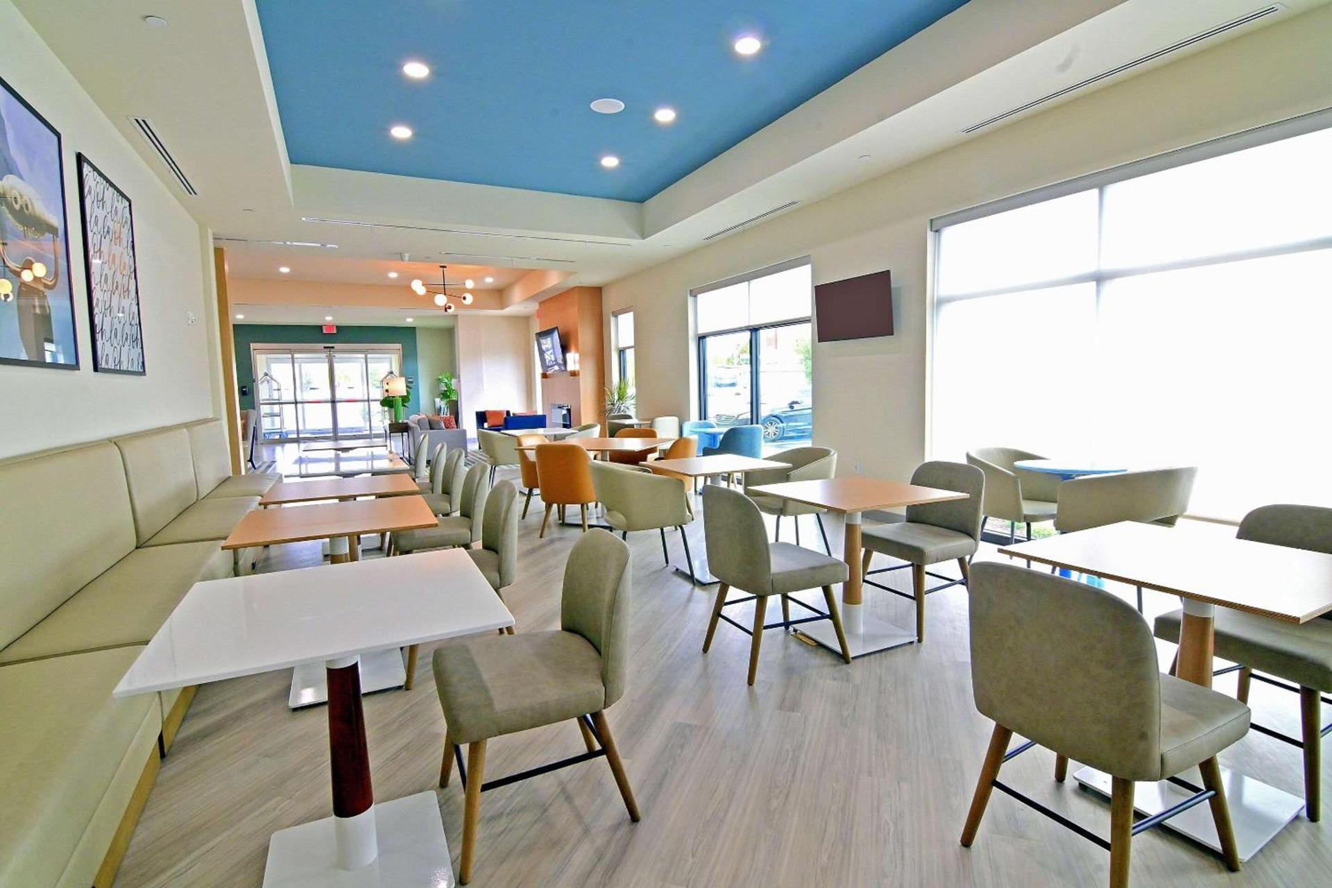 Comfort Suites Titusville near Kennedy Space Center photo 34