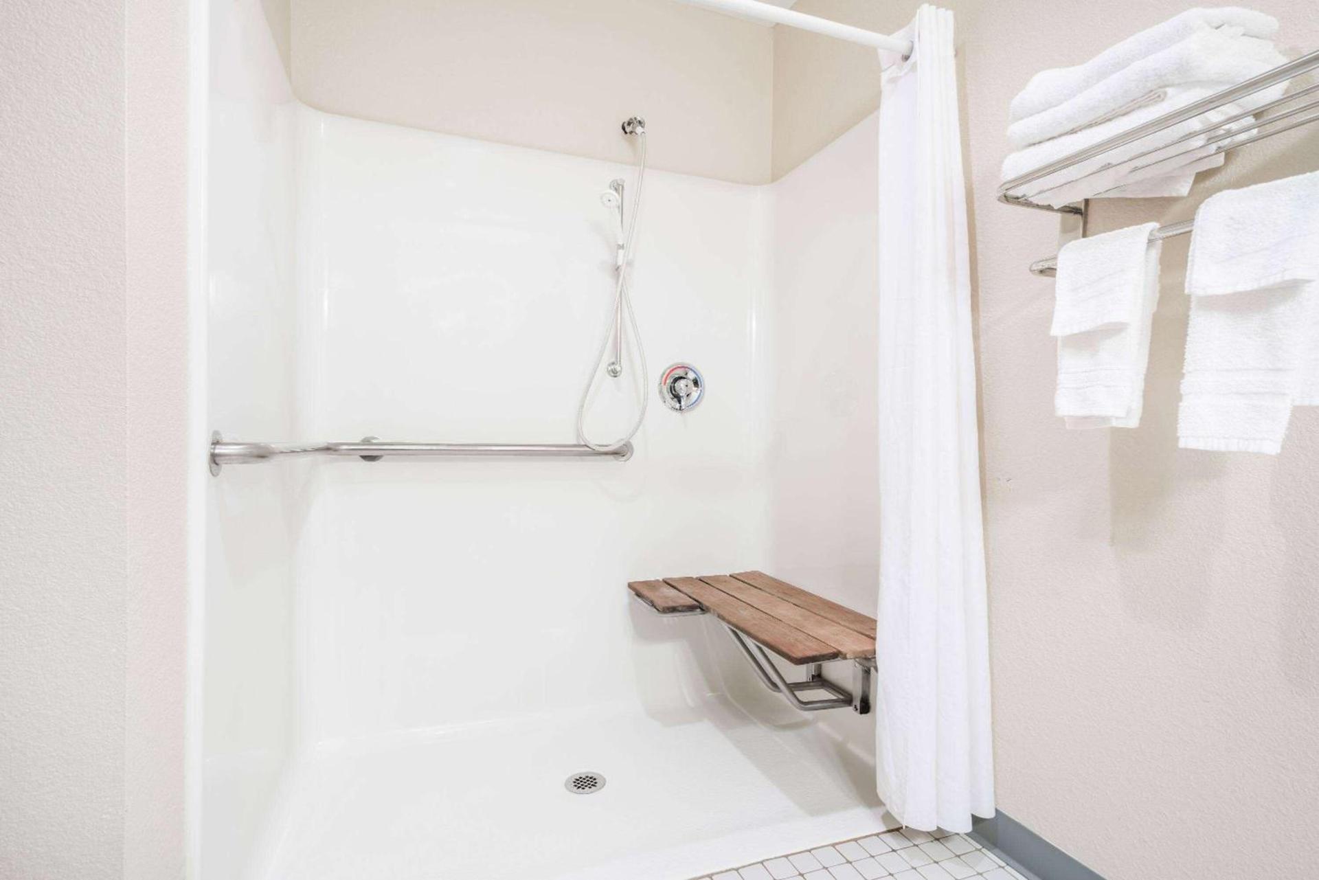 Days Inn by Wyndham Black River Falls - Access to ATV Trail photo 6