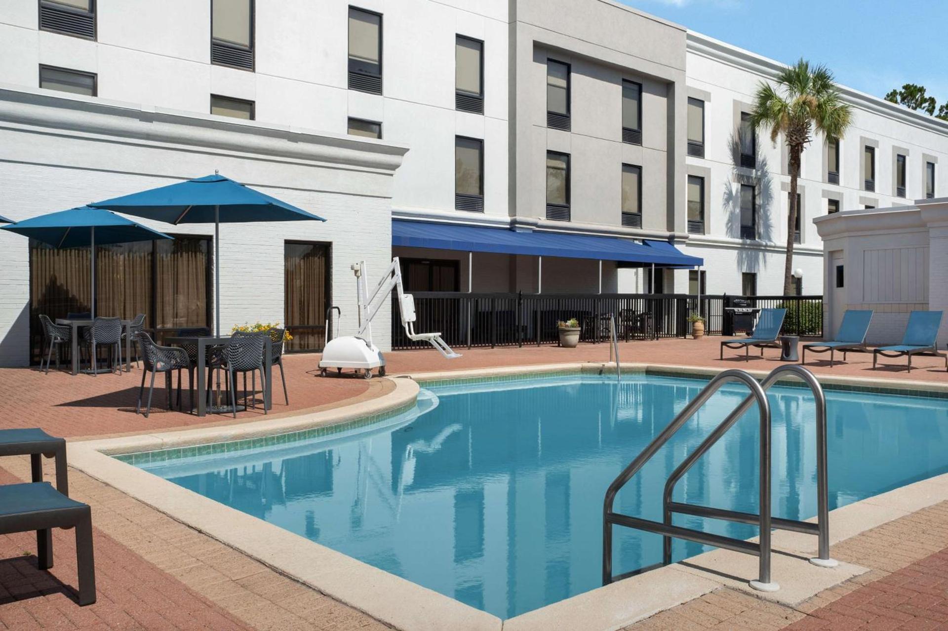 Hampton Inn by Hilton Panama City Beach photo 2