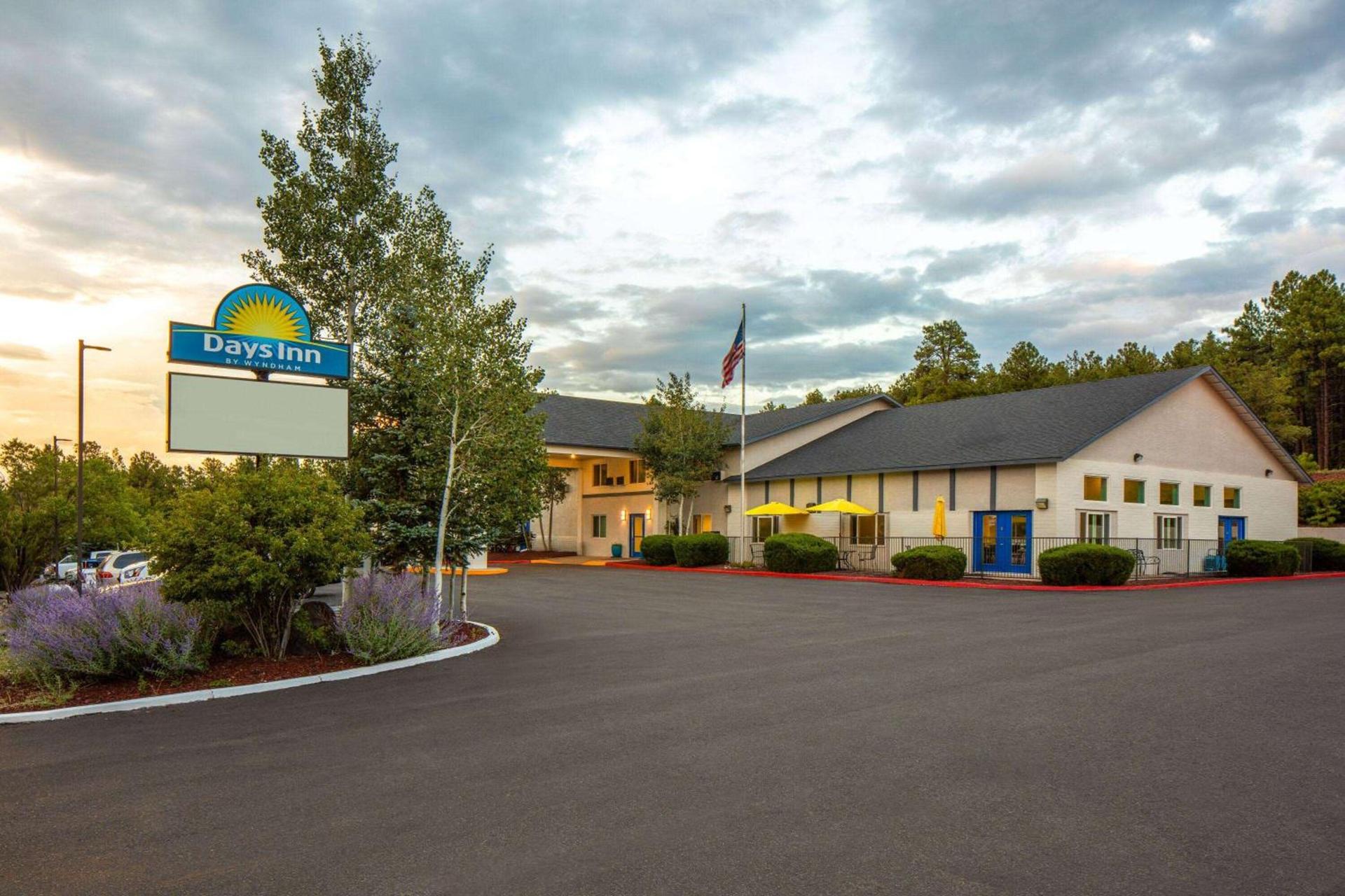 Days Inn by Wyndham Williams photo 1