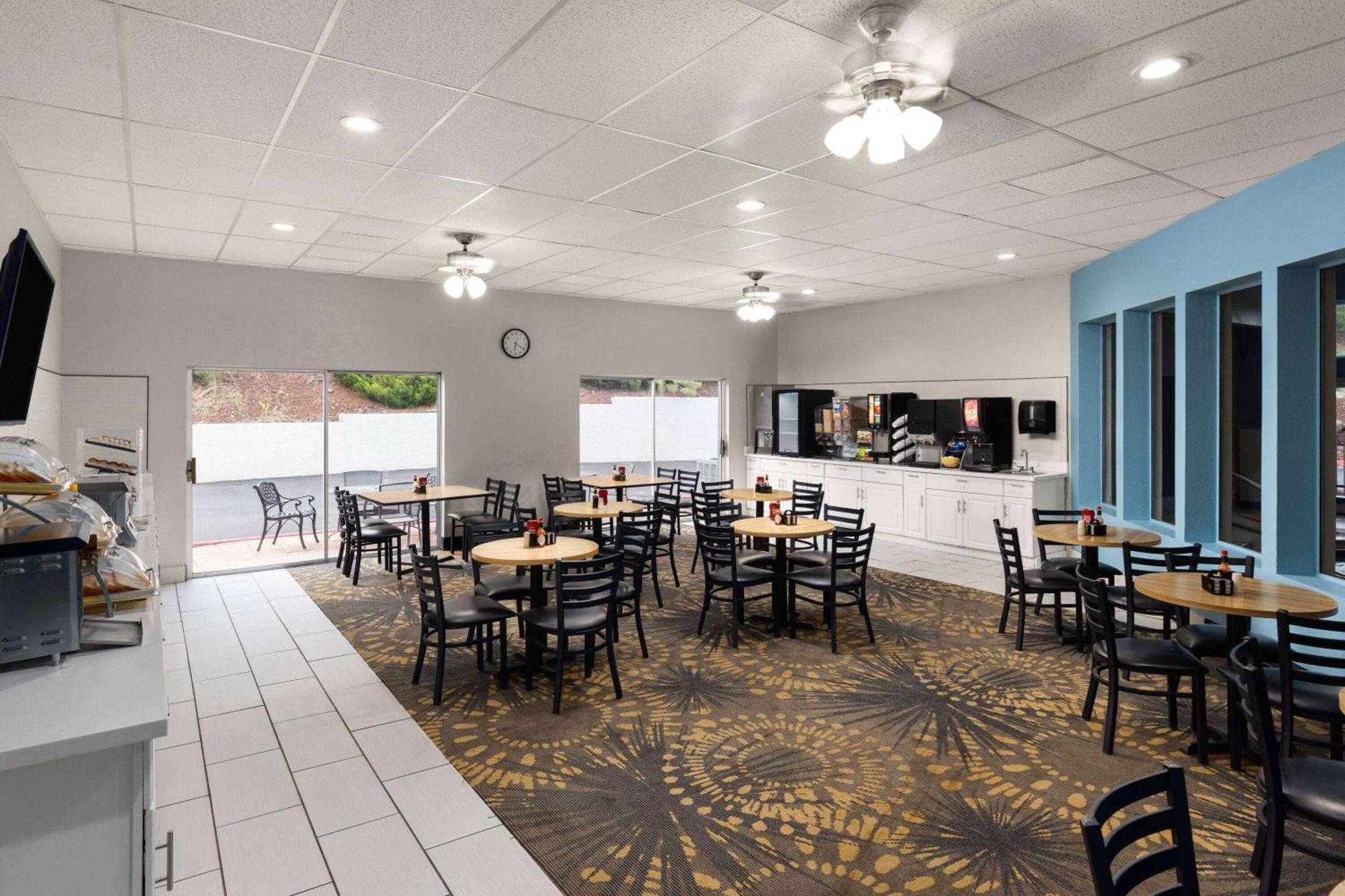 Days Inn by Wyndham Williams photo 40
