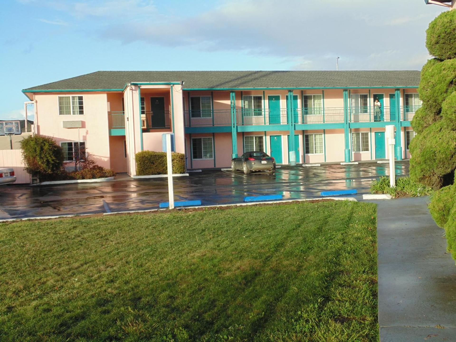 Inns of California Salinas photo 2