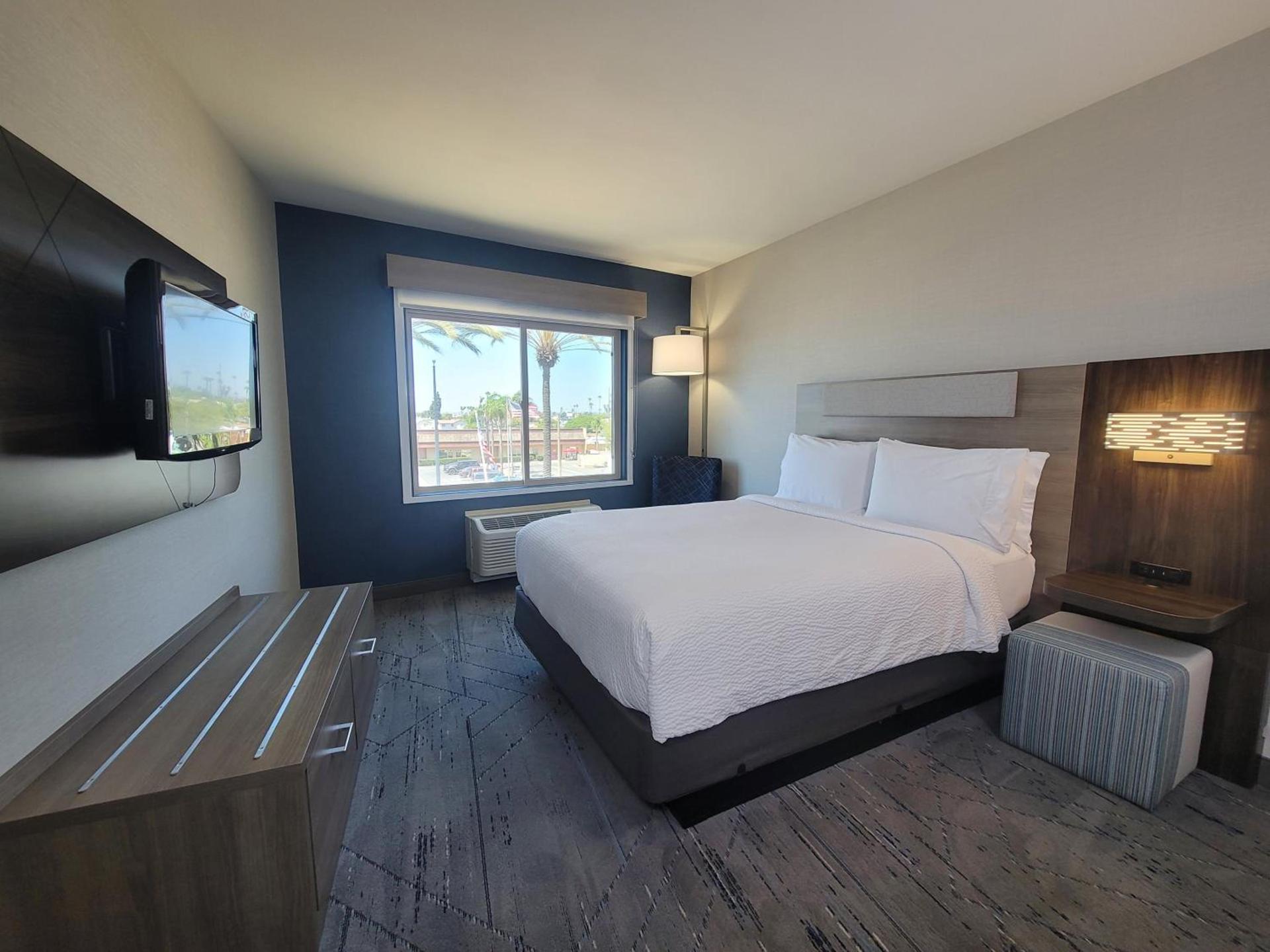 Holiday Inn Express San Diego South - Chula Vista by IHG photo 76