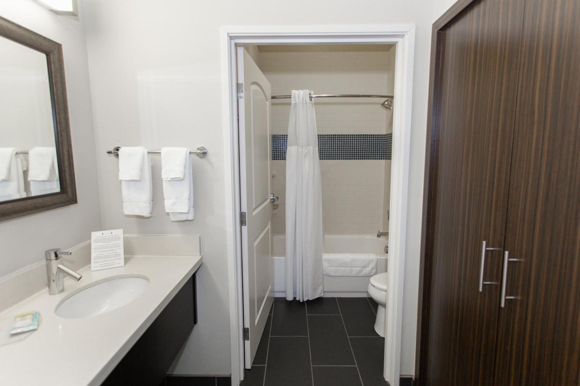 Staybridge Suites Bowling Green by IHG photo 26
