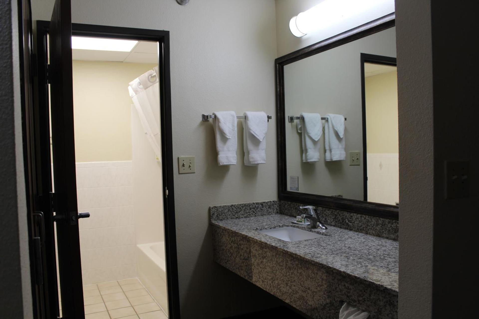 AmericInn by Wyndham Windsor Ft. Collins photo 48