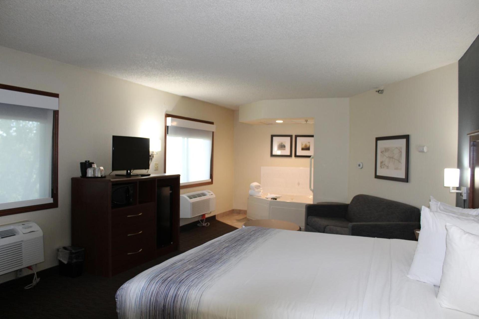 AmericInn by Wyndham Windsor Ft. Collins photo 53