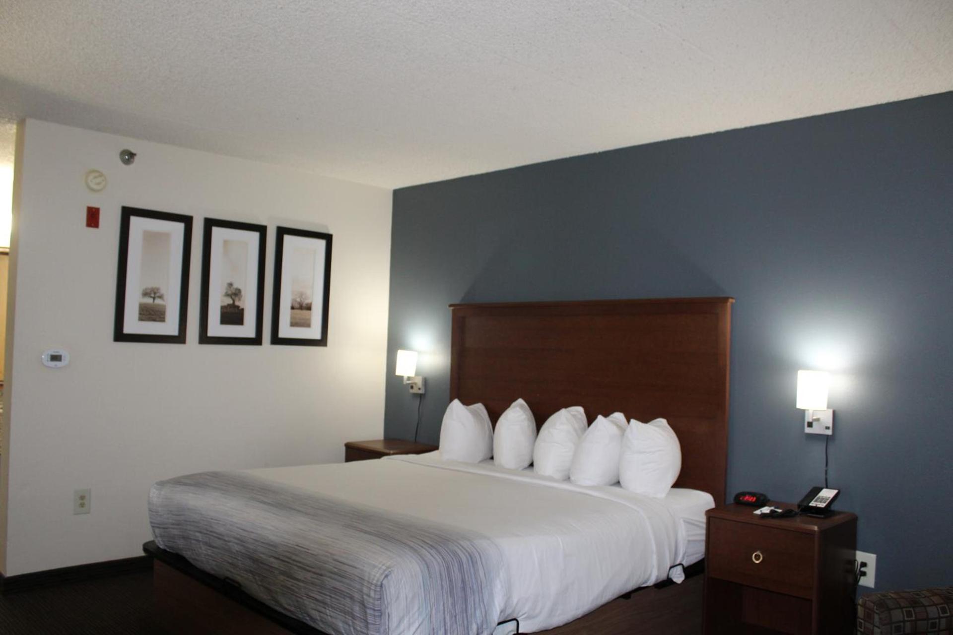 AmericInn by Wyndham Windsor Ft. Collins photo 50