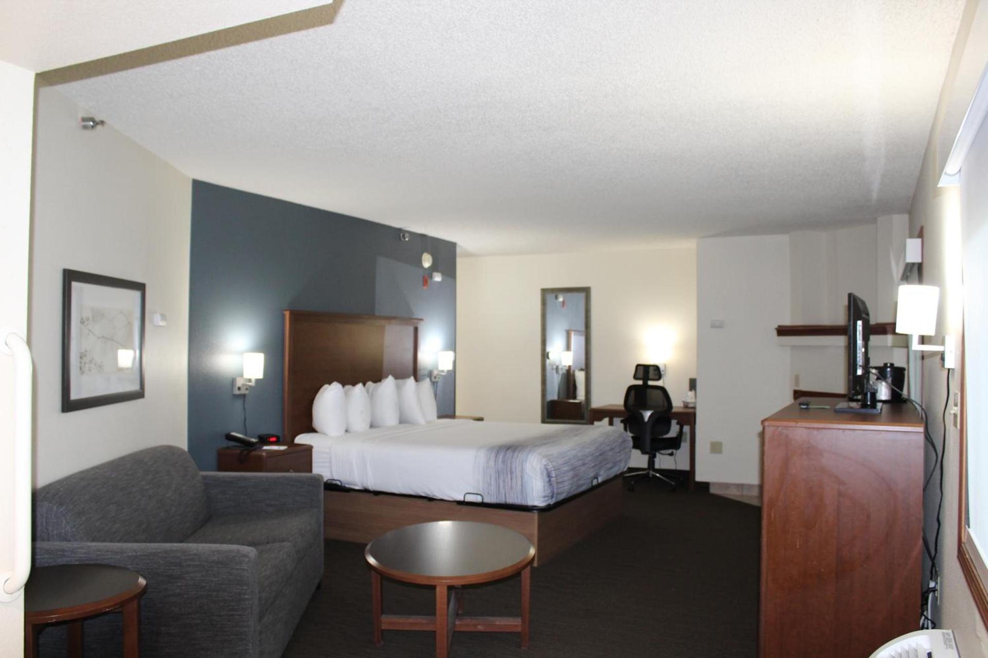 AmericInn by Wyndham Windsor Ft. Collins photo 54