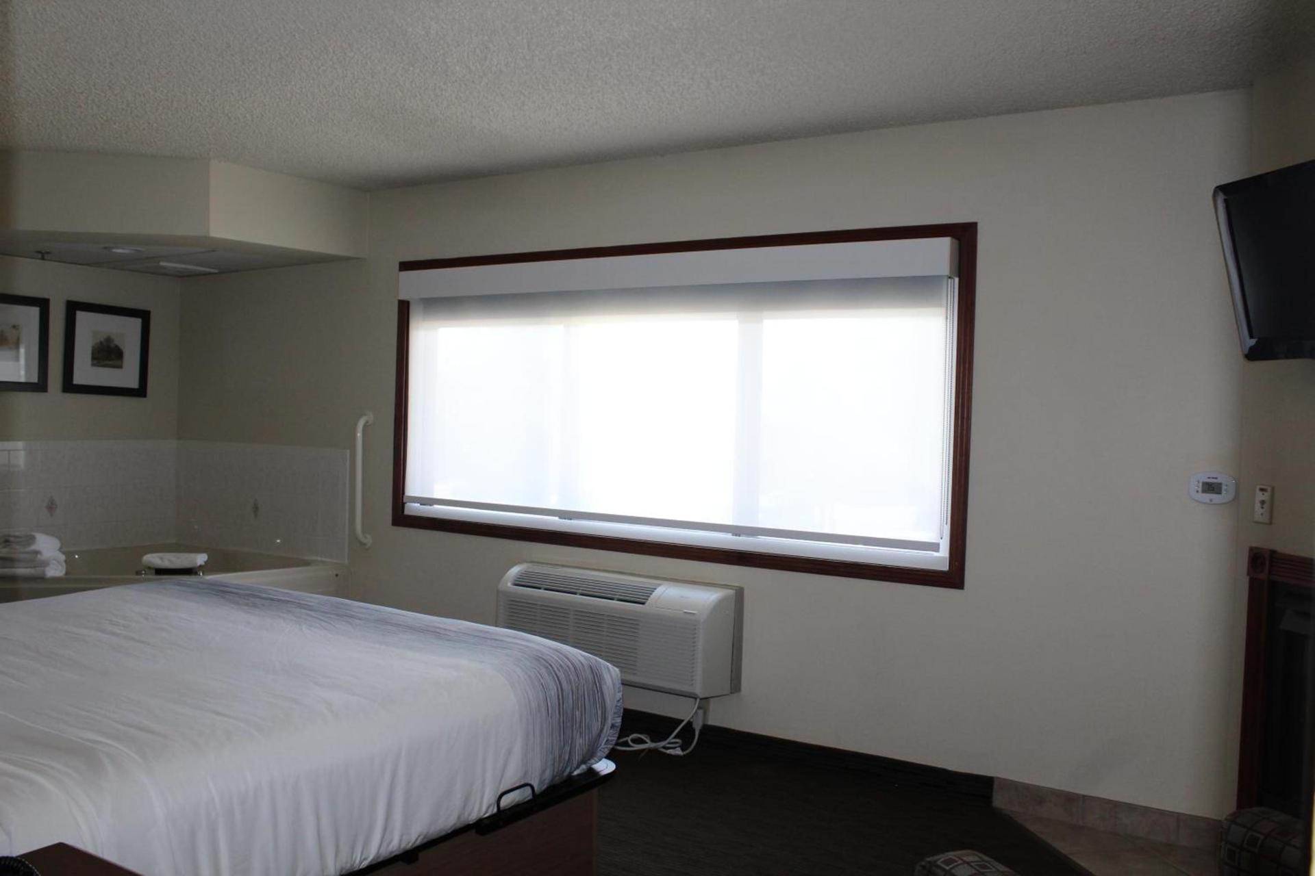 AmericInn by Wyndham Windsor Ft. Collins photo 55