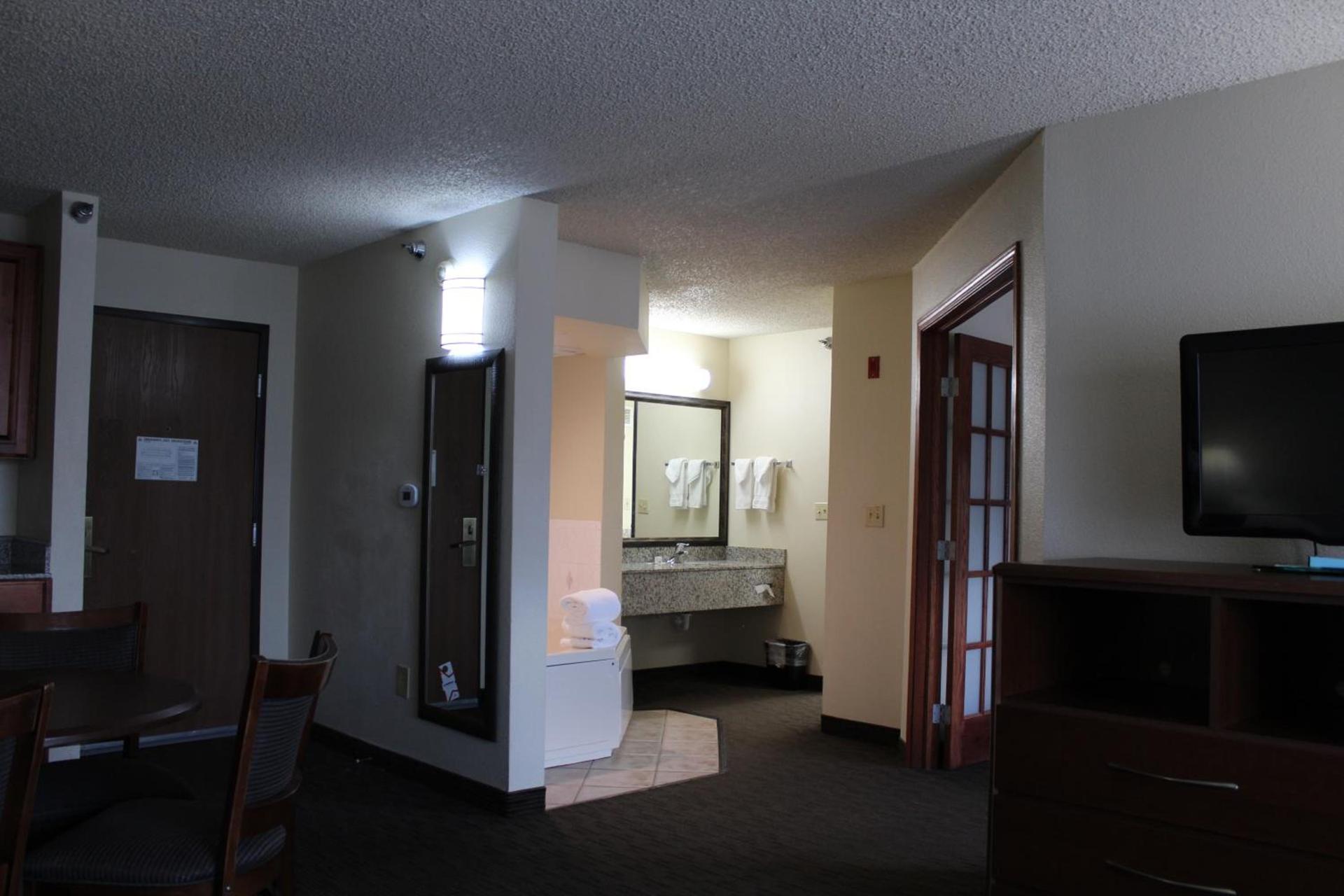 AmericInn by Wyndham Windsor Ft. Collins photo 66