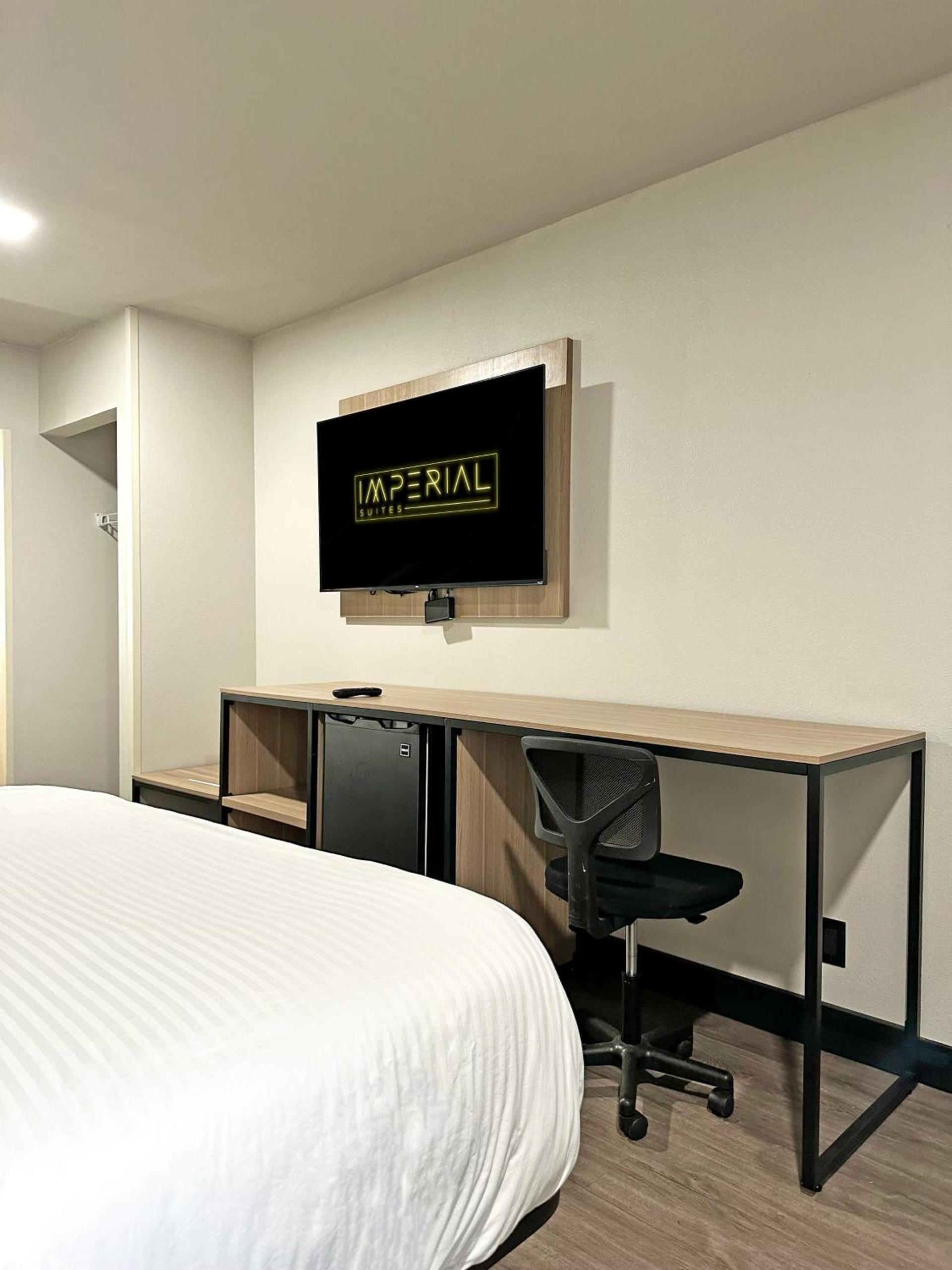 Imperial Suites, Adults Only photo 5