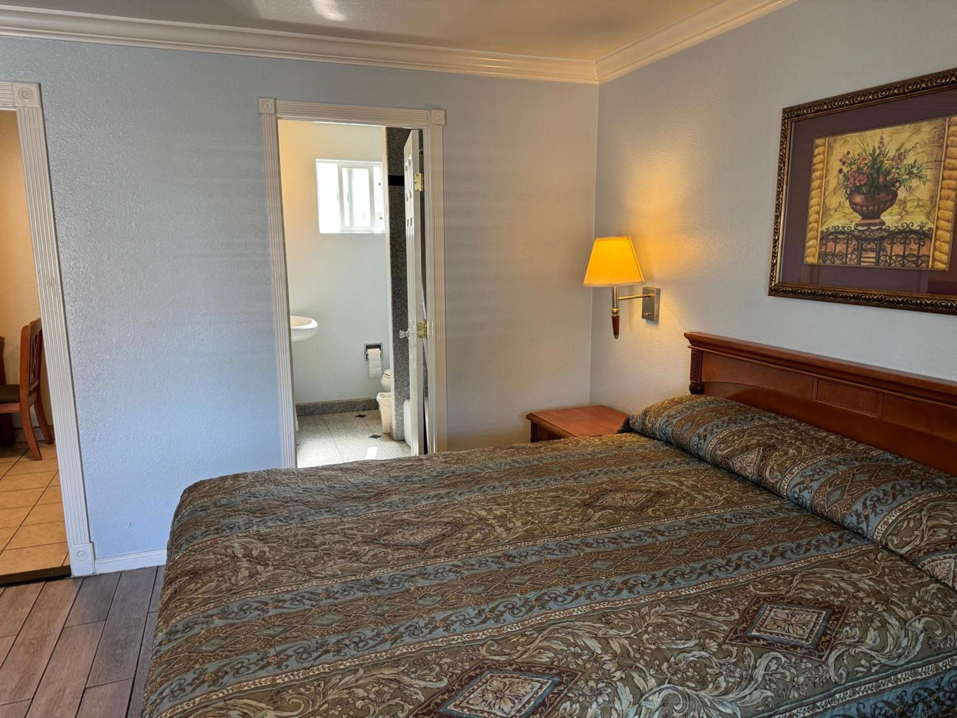 California Motel Vallejo Napa Valley photo 13