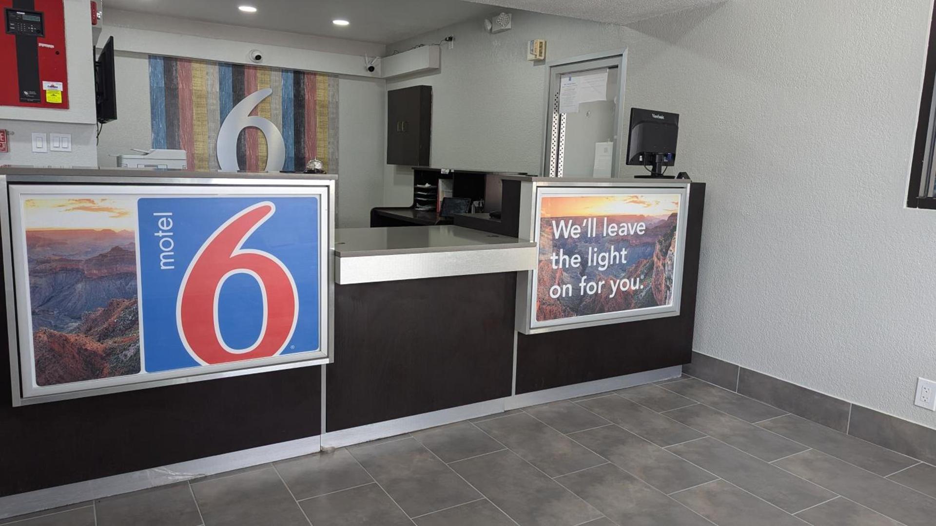 Motel 6-Victoria, TX photo 2