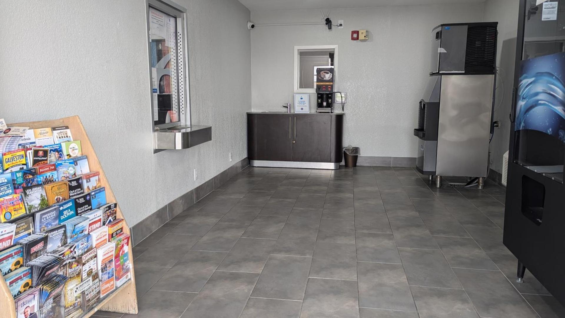 Motel 6-Victoria, TX photo 15