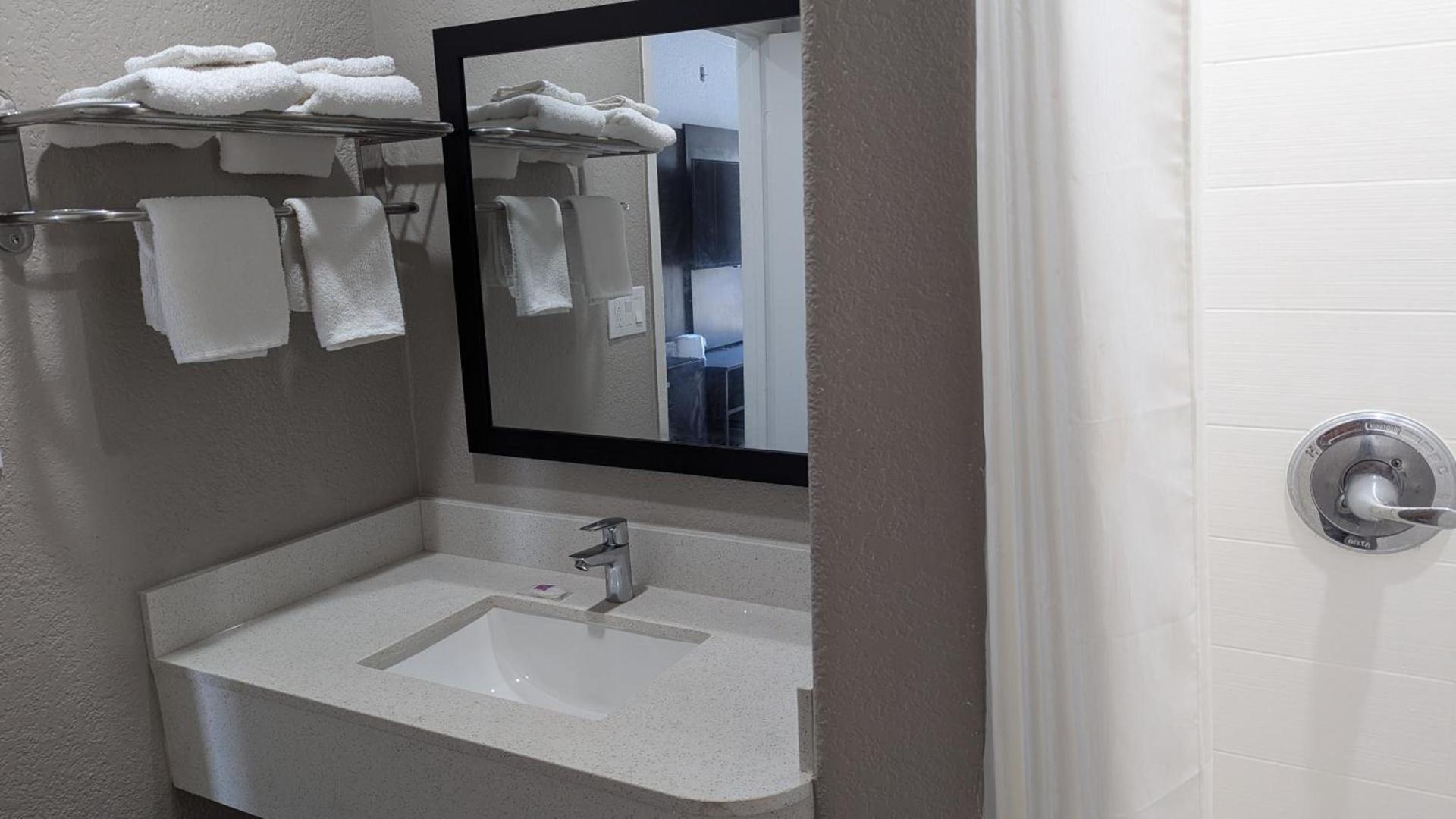 Motel 6-Victoria, TX photo 22