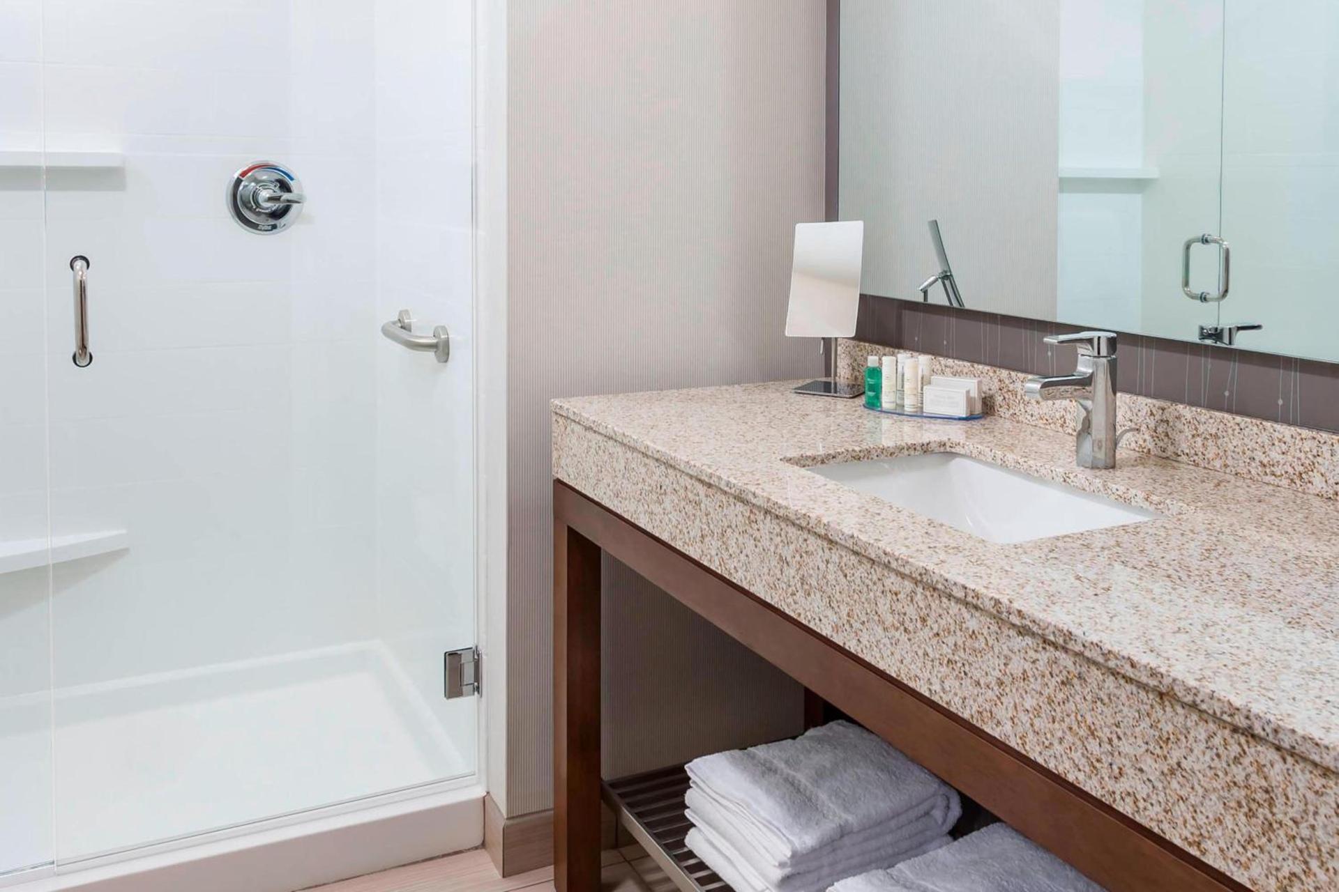 Courtyard by Marriott Stafford Quantico photo 7