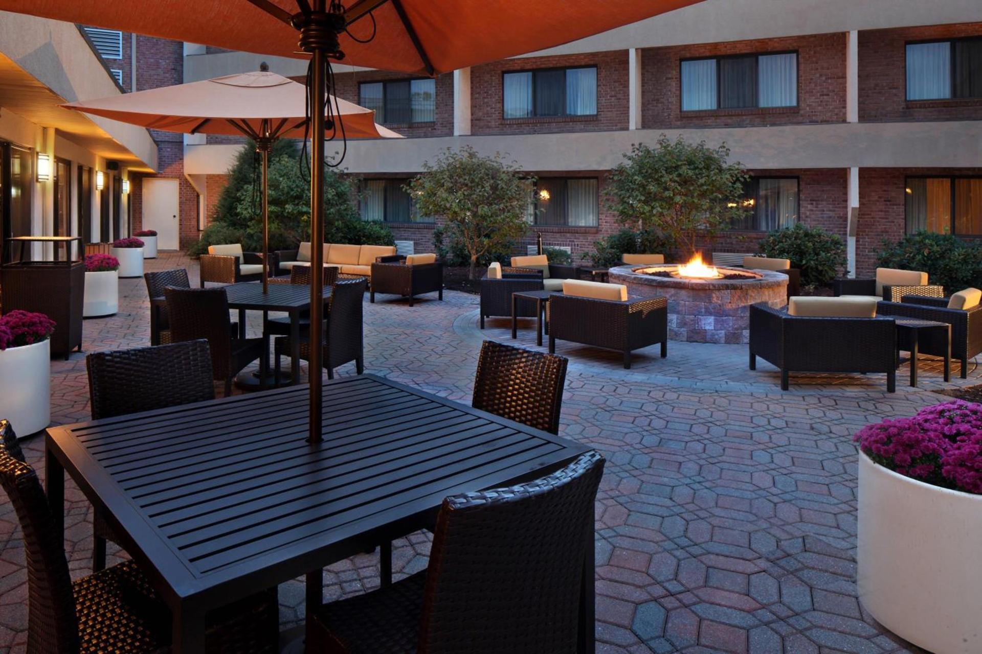 Courtyard Hartford Cromwell photo 4