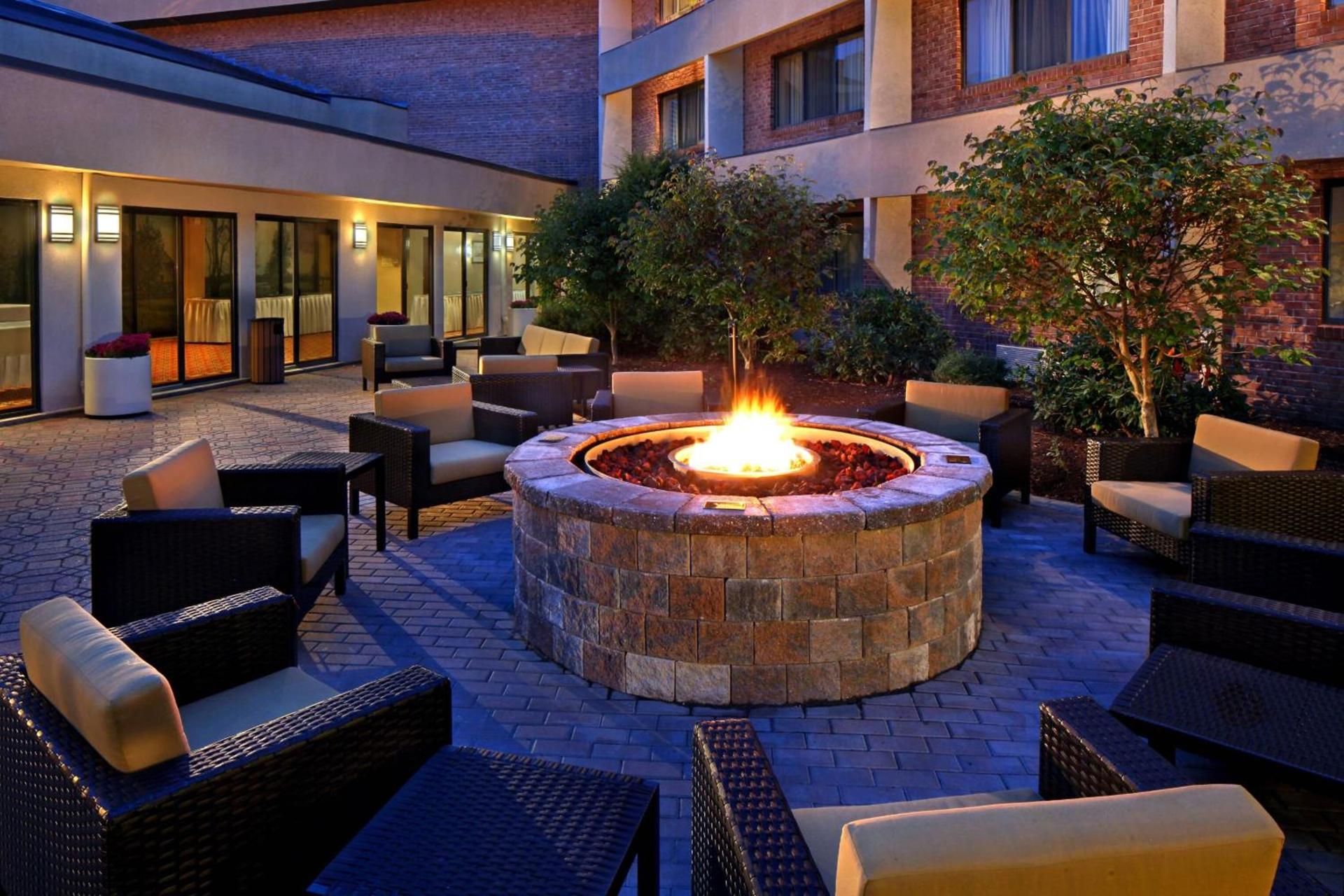 Courtyard Hartford Cromwell photo 21