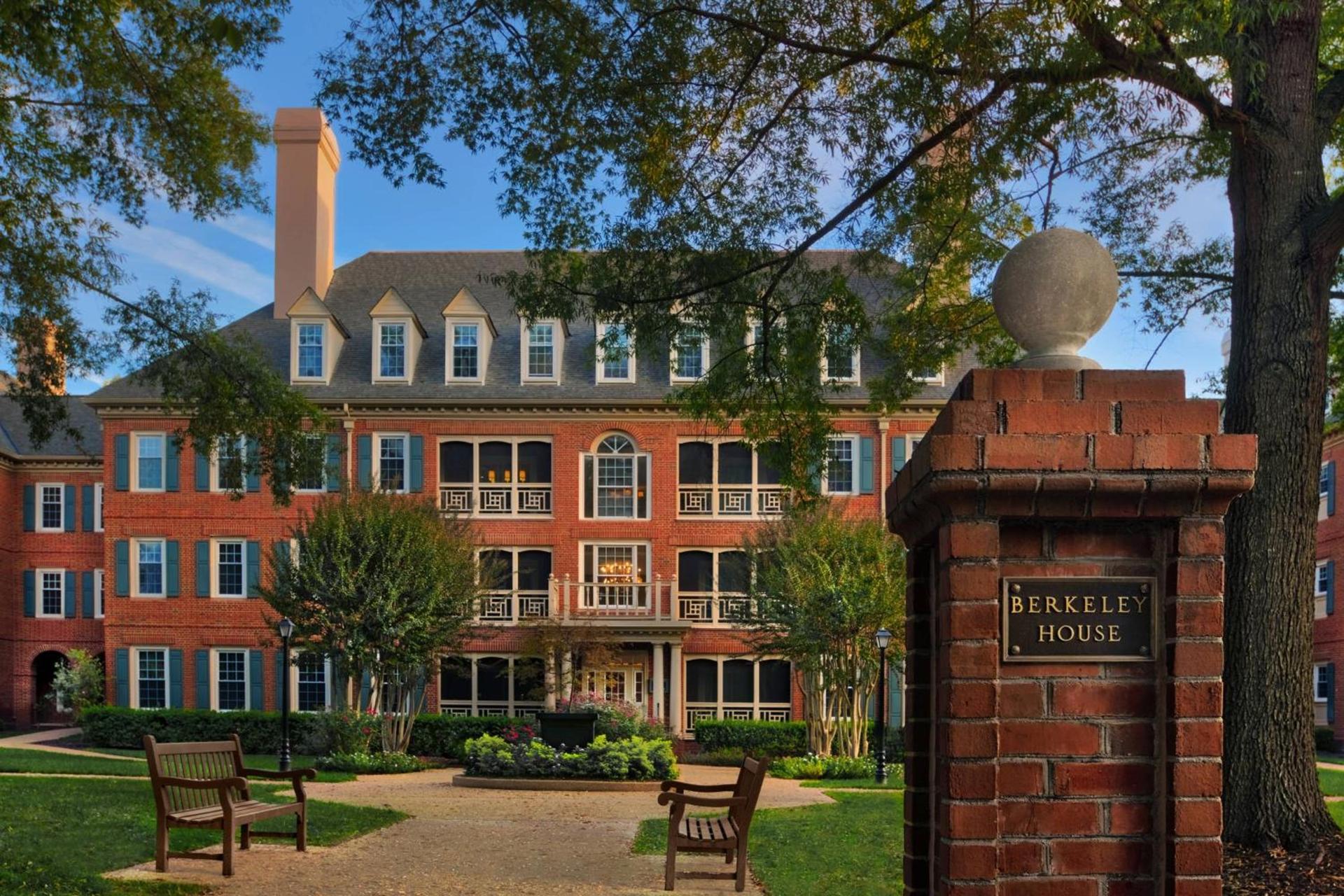 Marriott's Manor Club at Ford's Colony photo 2
