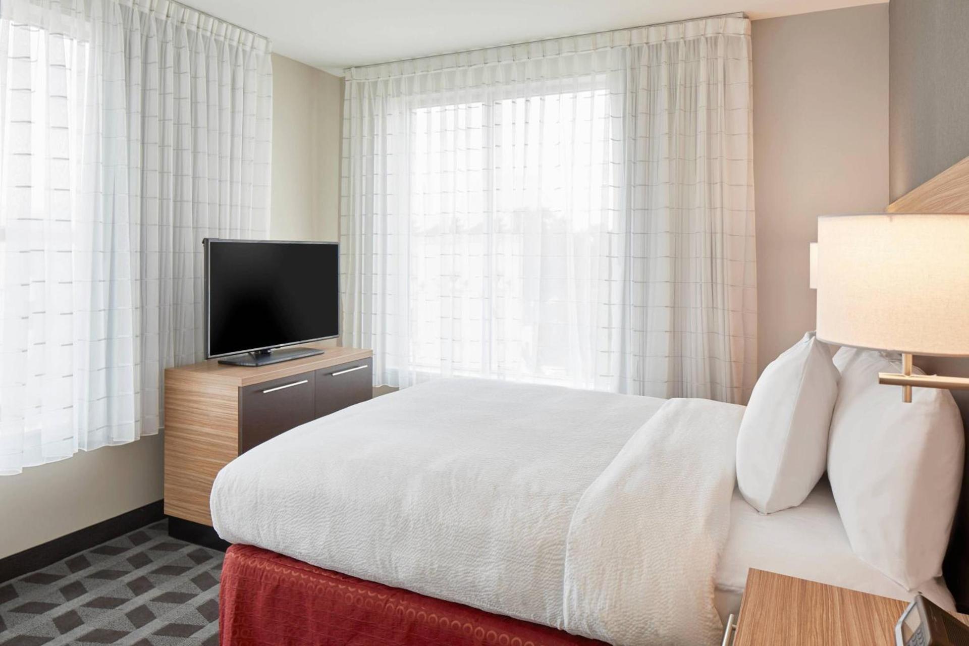 TownePlace Suites by Marriott Columbus North - OSU photo 12