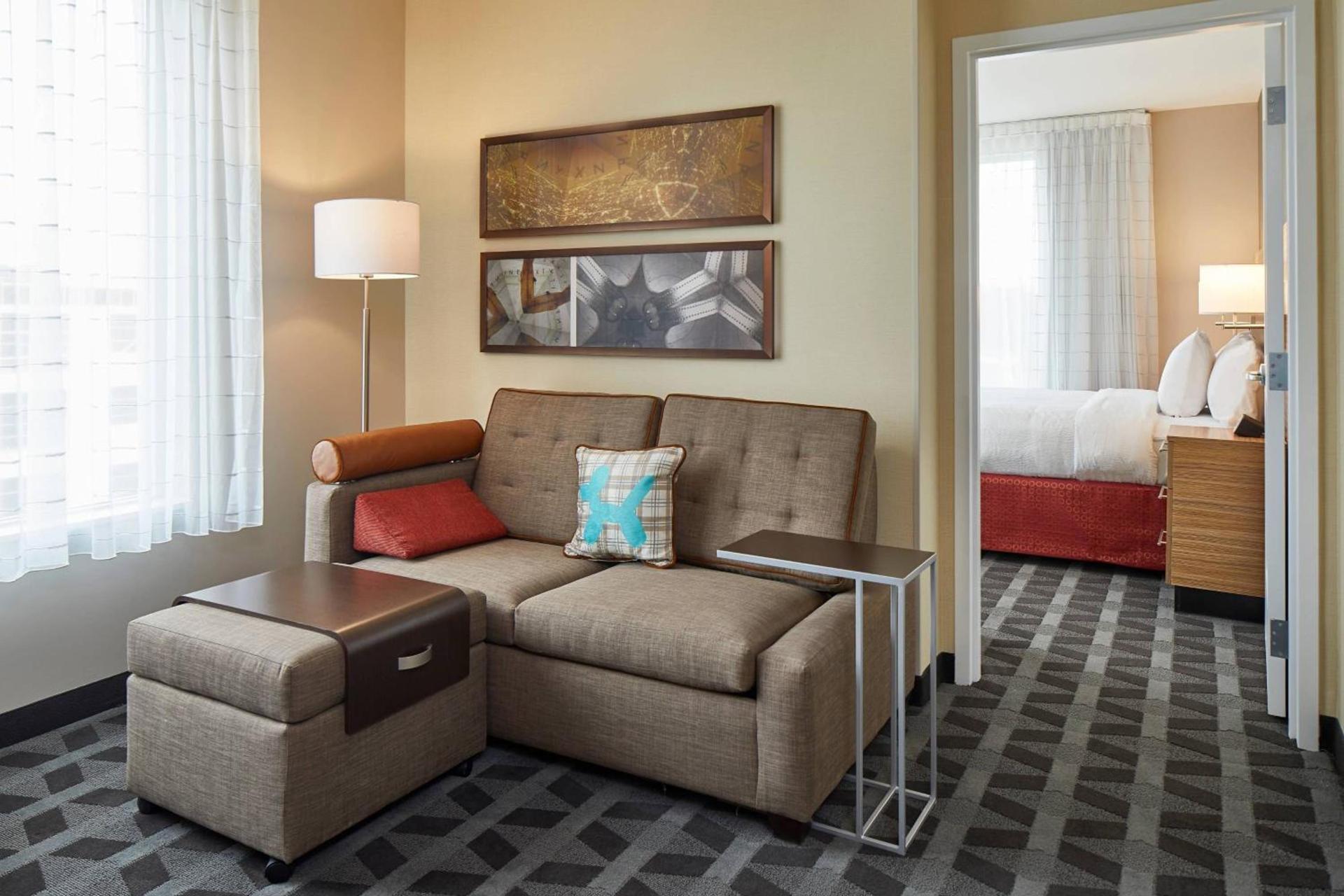 TownePlace Suites by Marriott Columbus North - OSU photo 11