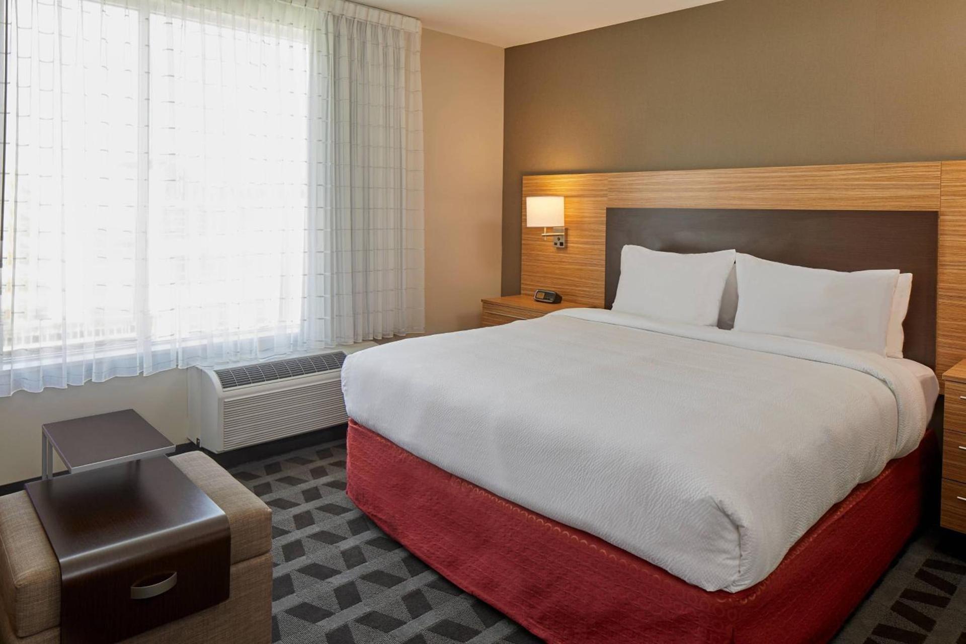 TownePlace Suites by Marriott Columbus North - OSU photo 14