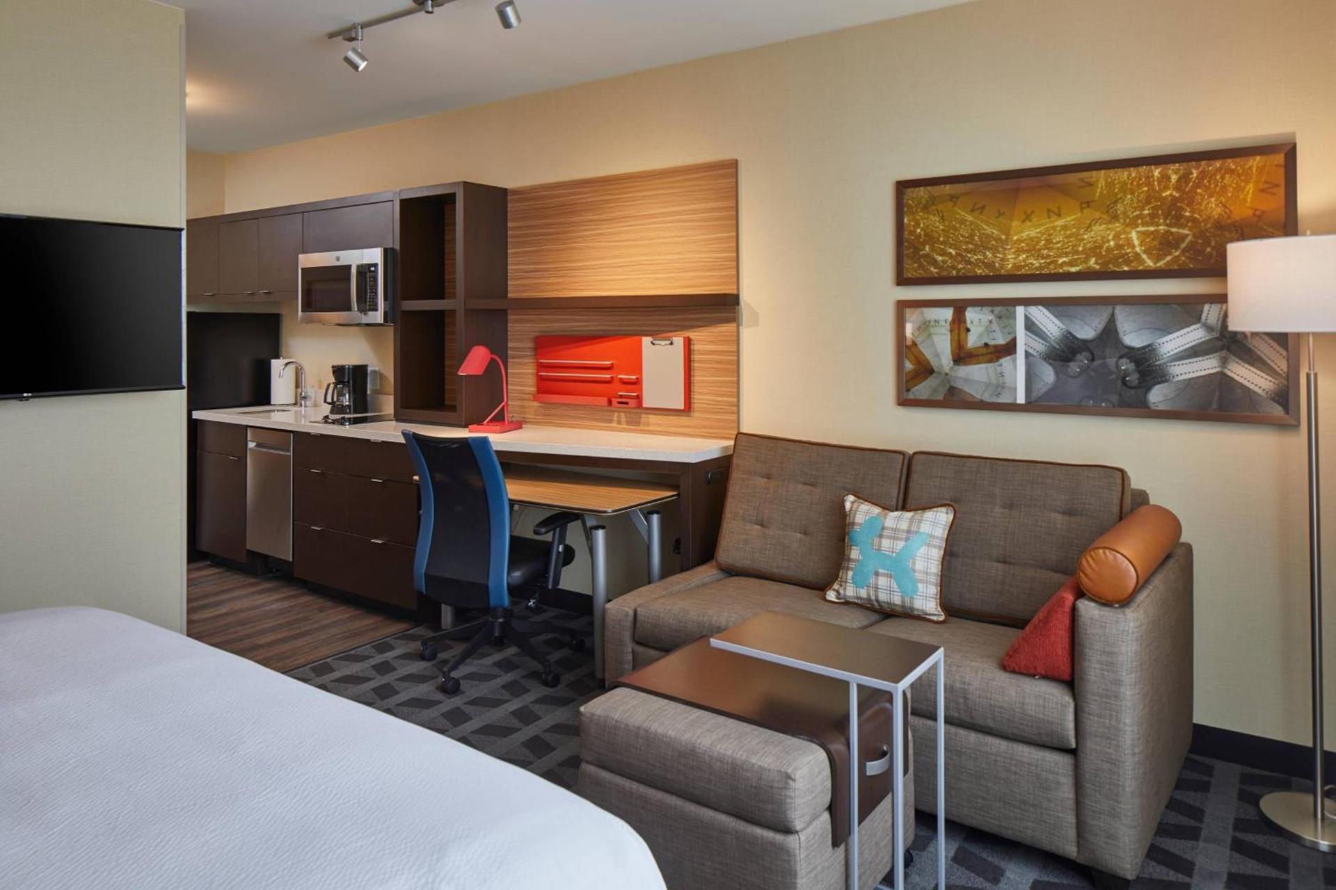 TownePlace Suites by Marriott Columbus North - OSU photo 16