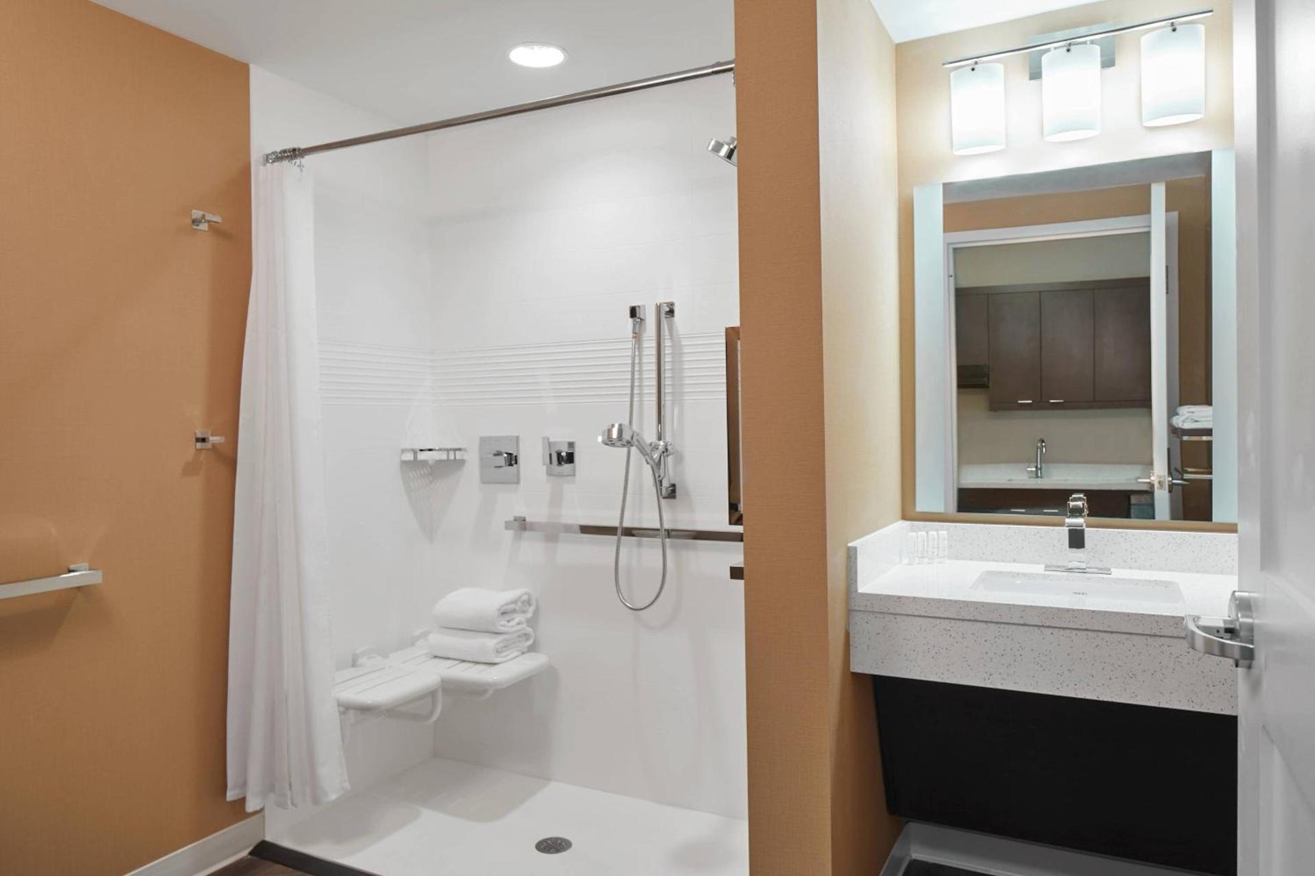 TownePlace Suites by Marriott Columbus North - OSU photo 25
