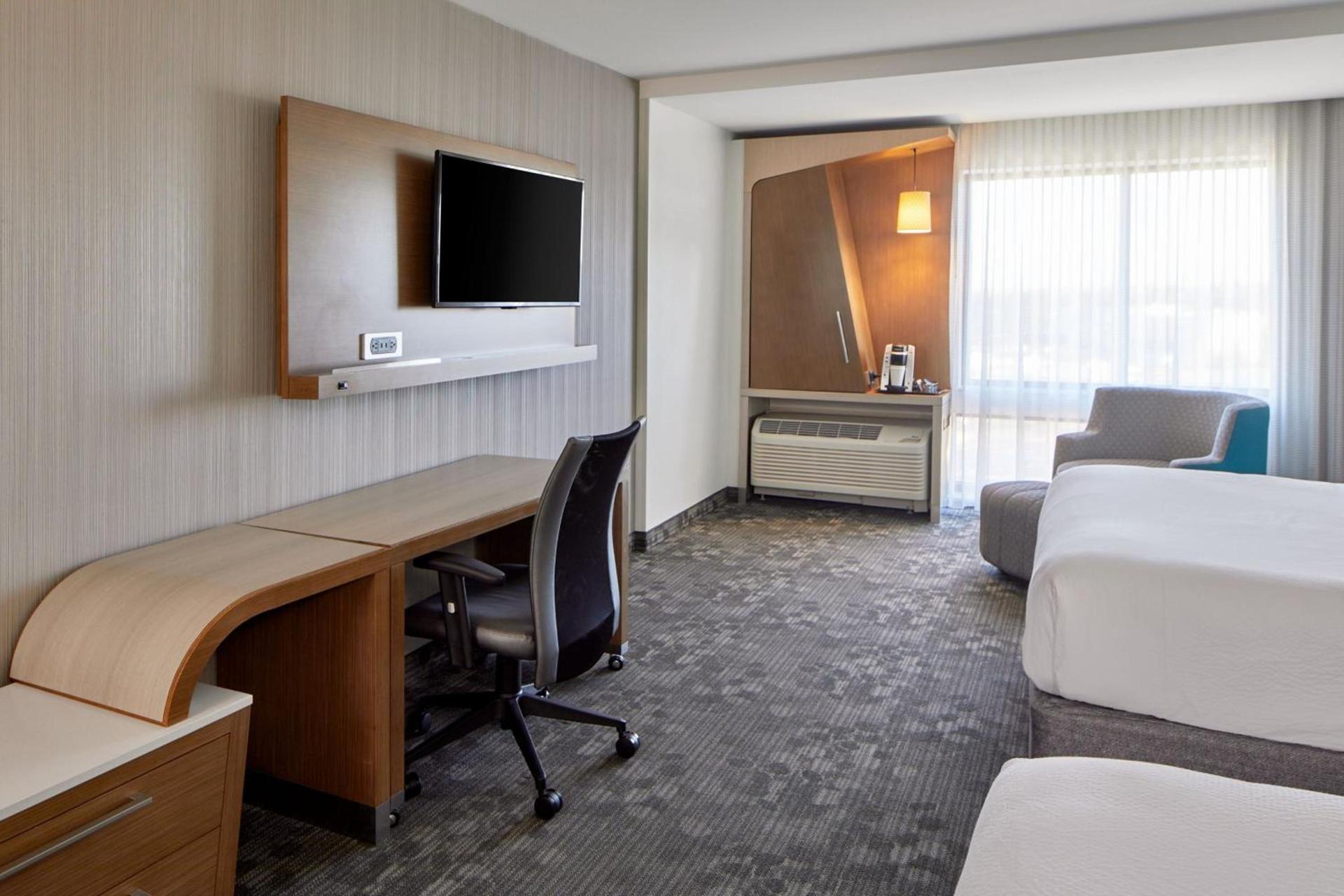 Courtyard by Marriott Atlanta Lithia Springs photo 13
