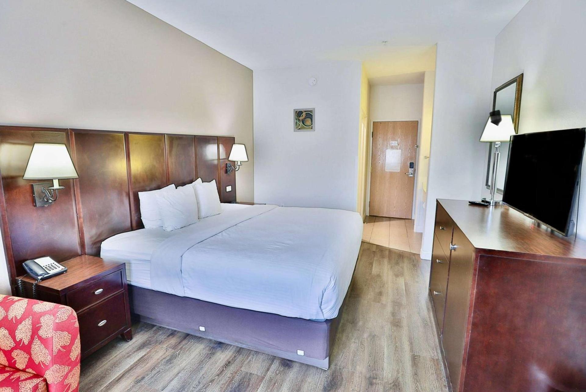 Baymont by Wyndham Tucson Airport photo 15