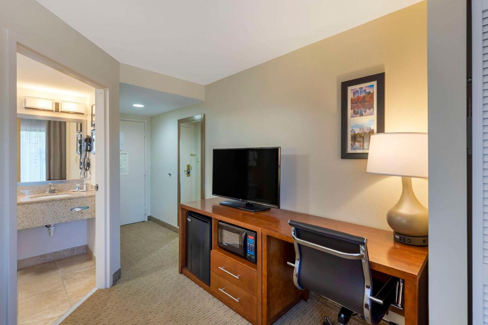 Comfort Inn Kennesaw photo 17