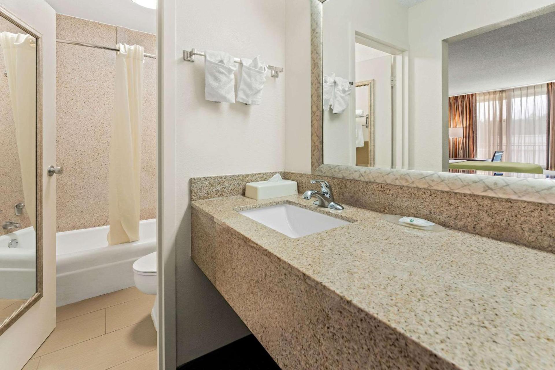 Quality Inn Americus photo 9