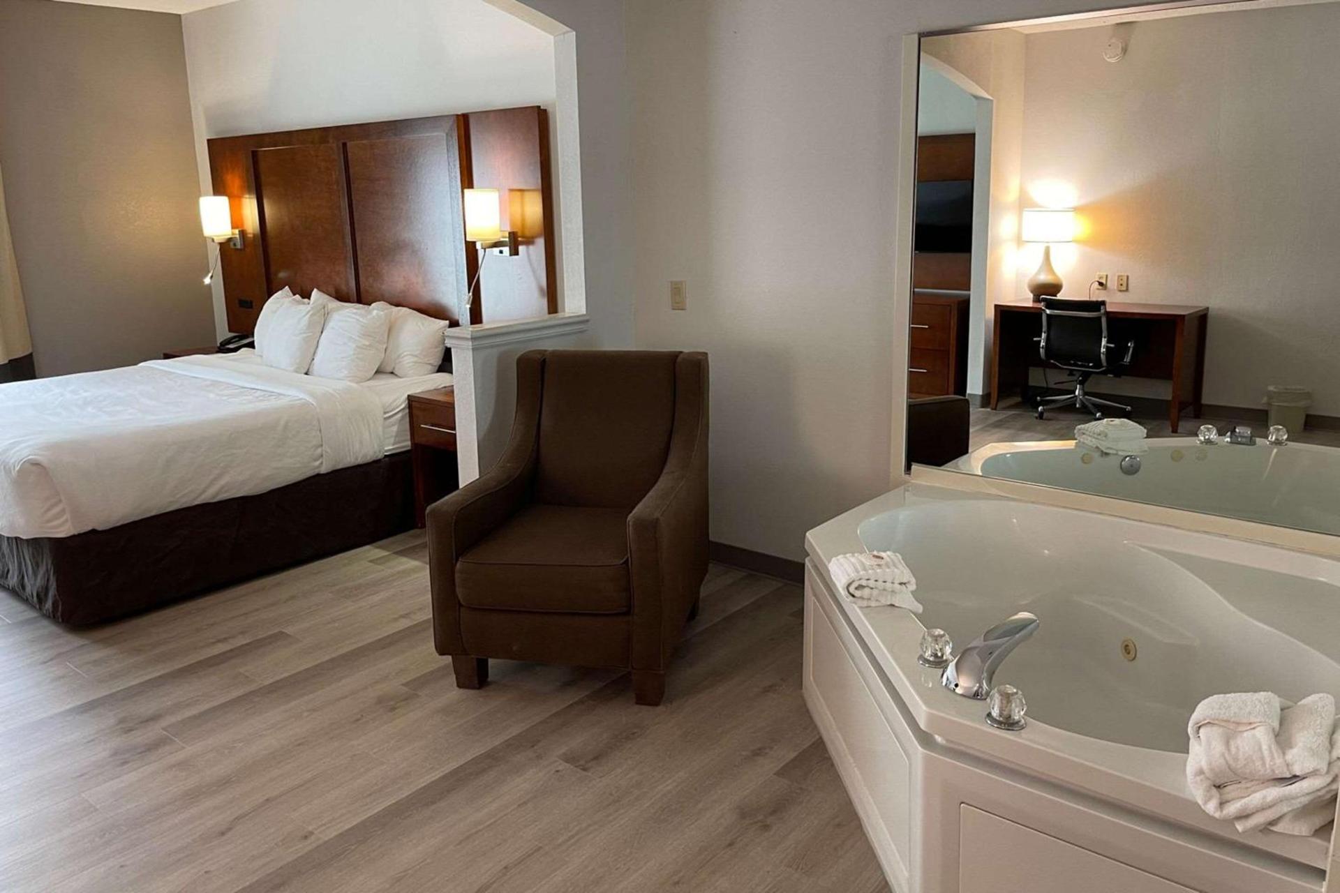 Comfort Suites Salisbury I-85 photo 18