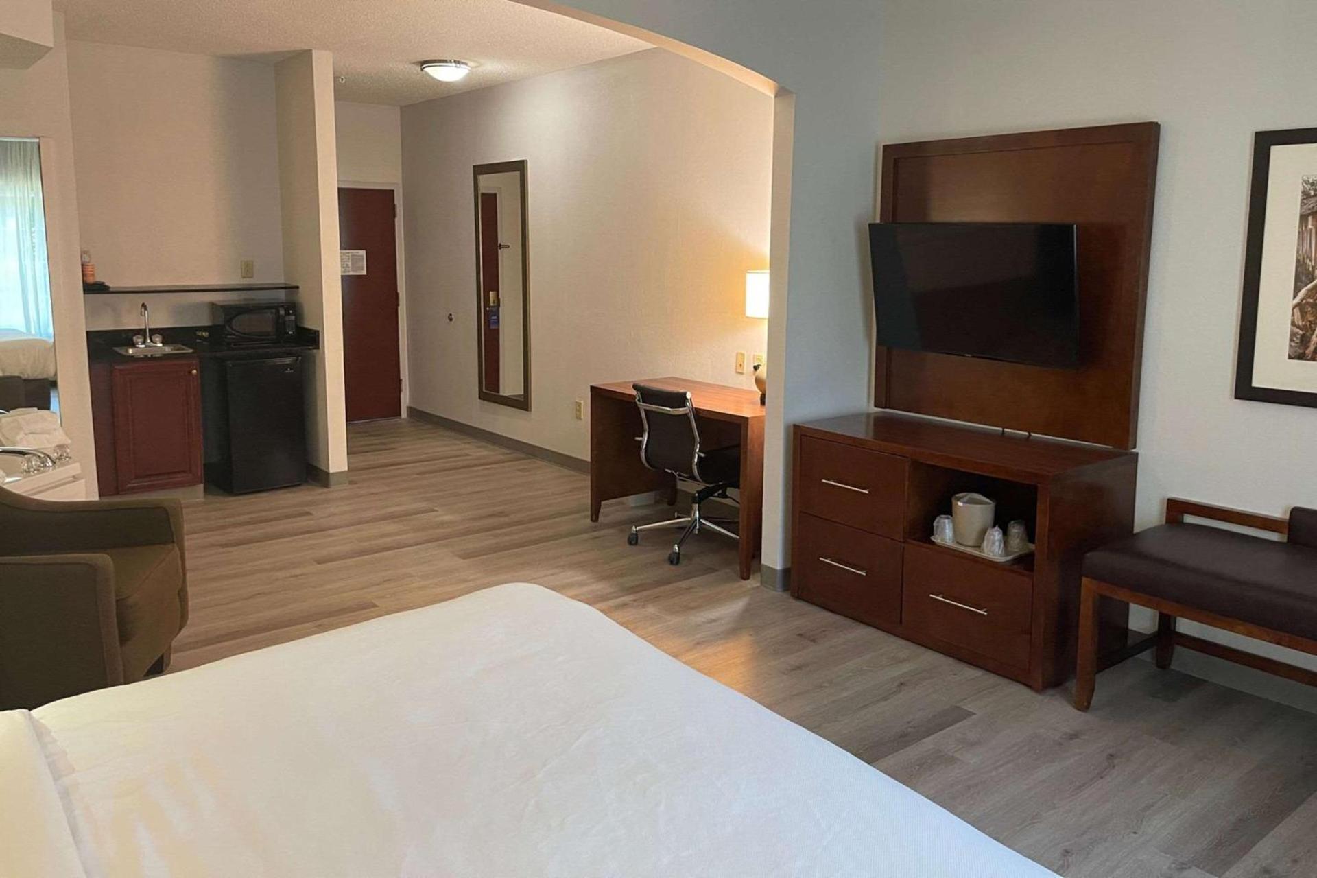 Comfort Suites Salisbury I-85 photo 20