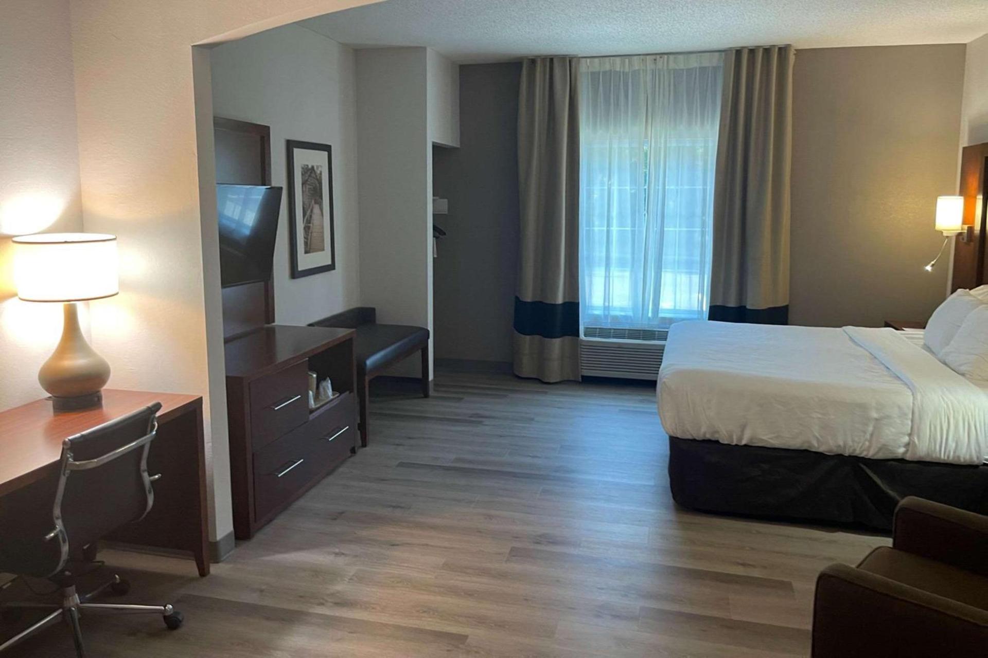 Comfort Suites Salisbury I-85 photo 25