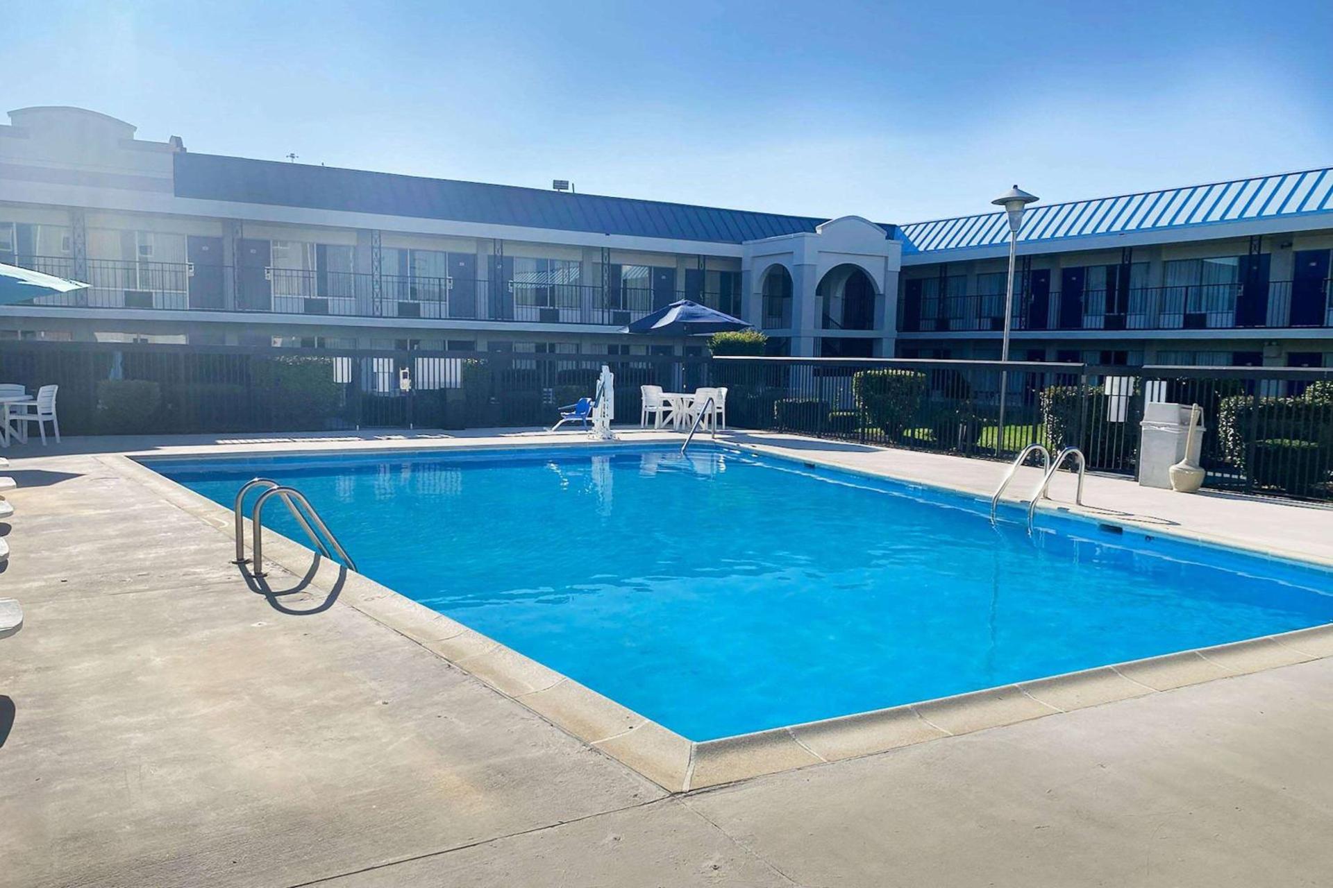 Baymont by Wyndham Emporia VA photo 4
