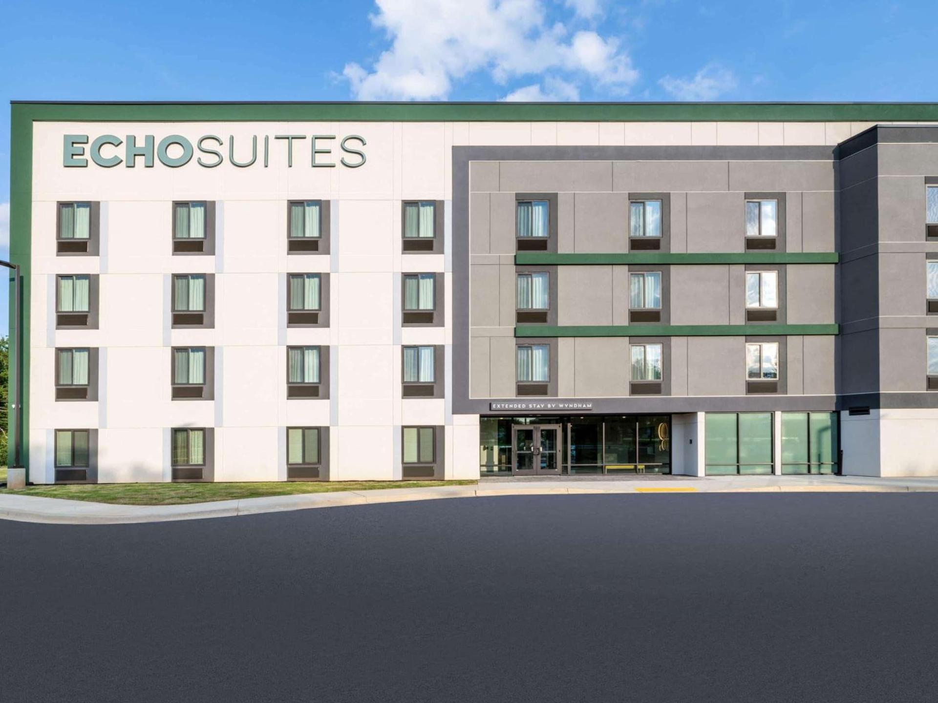 ECHO Suites Extended Stay by Wyndham Spartanburg photo 3