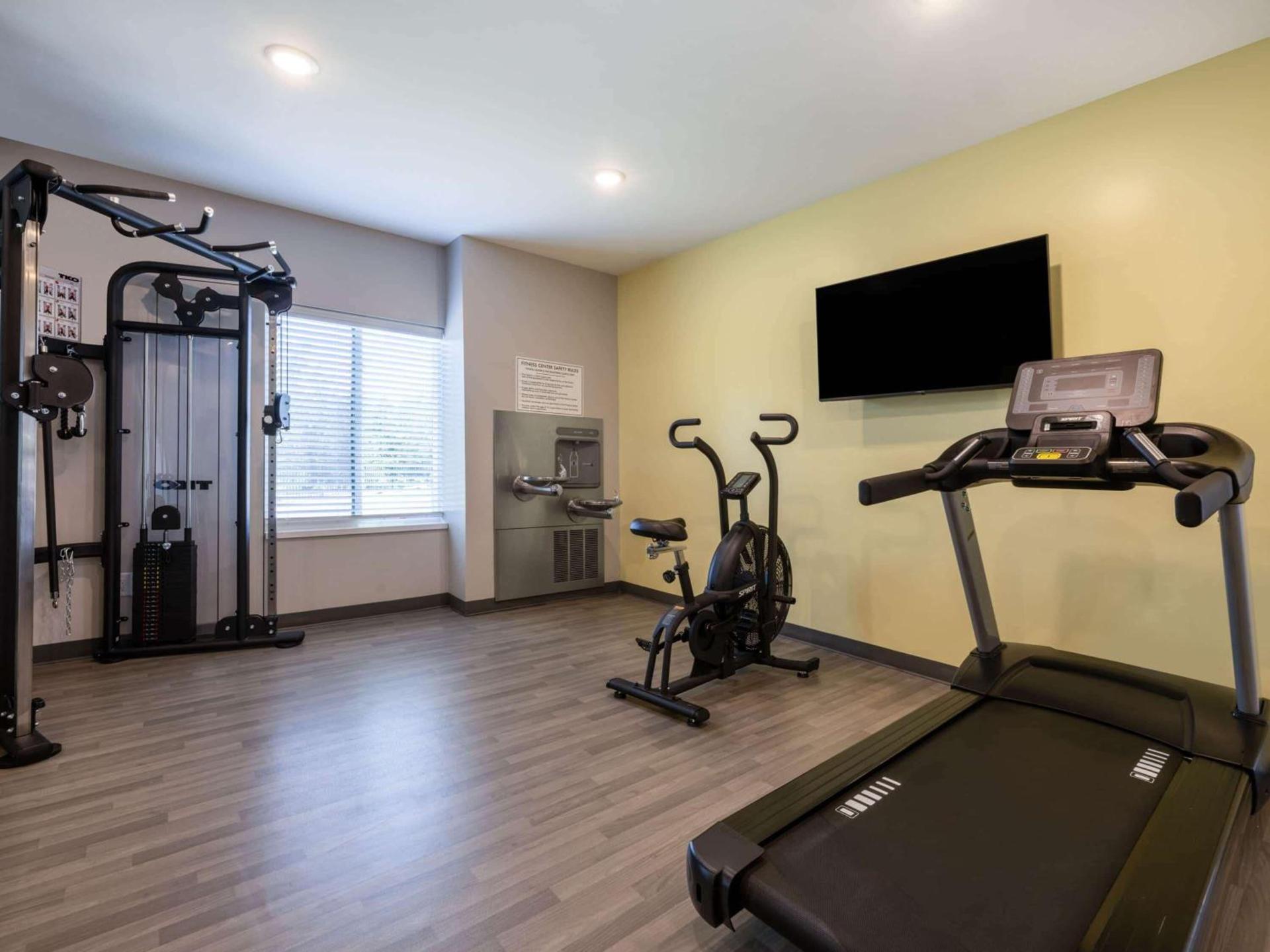ECHO Suites Extended Stay by Wyndham Spartanburg photo 10