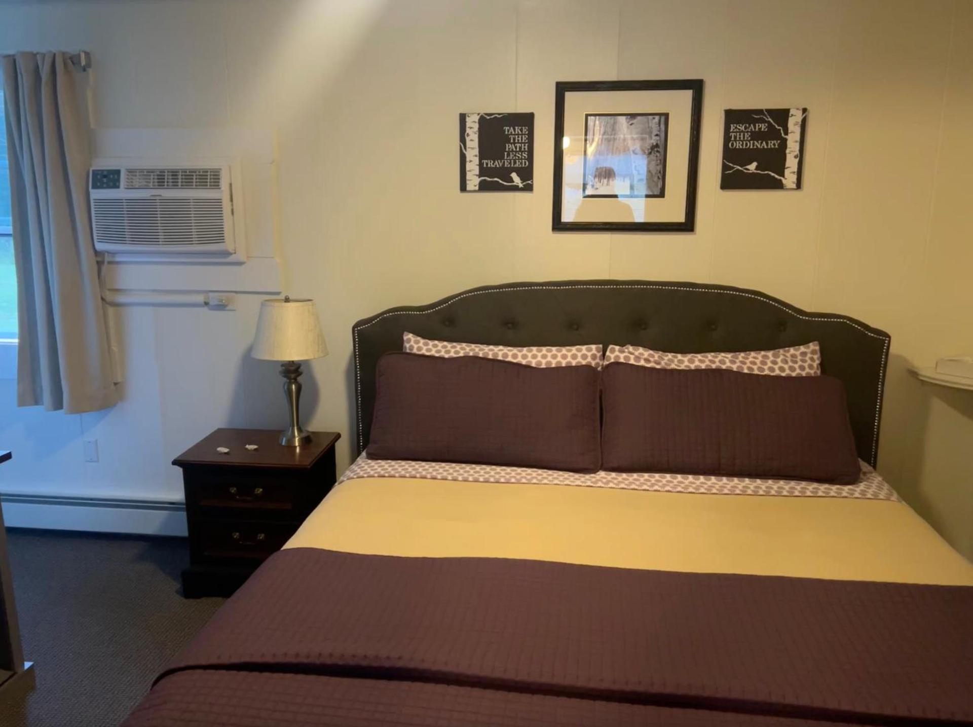 Profile Deluxe Motel photo 16