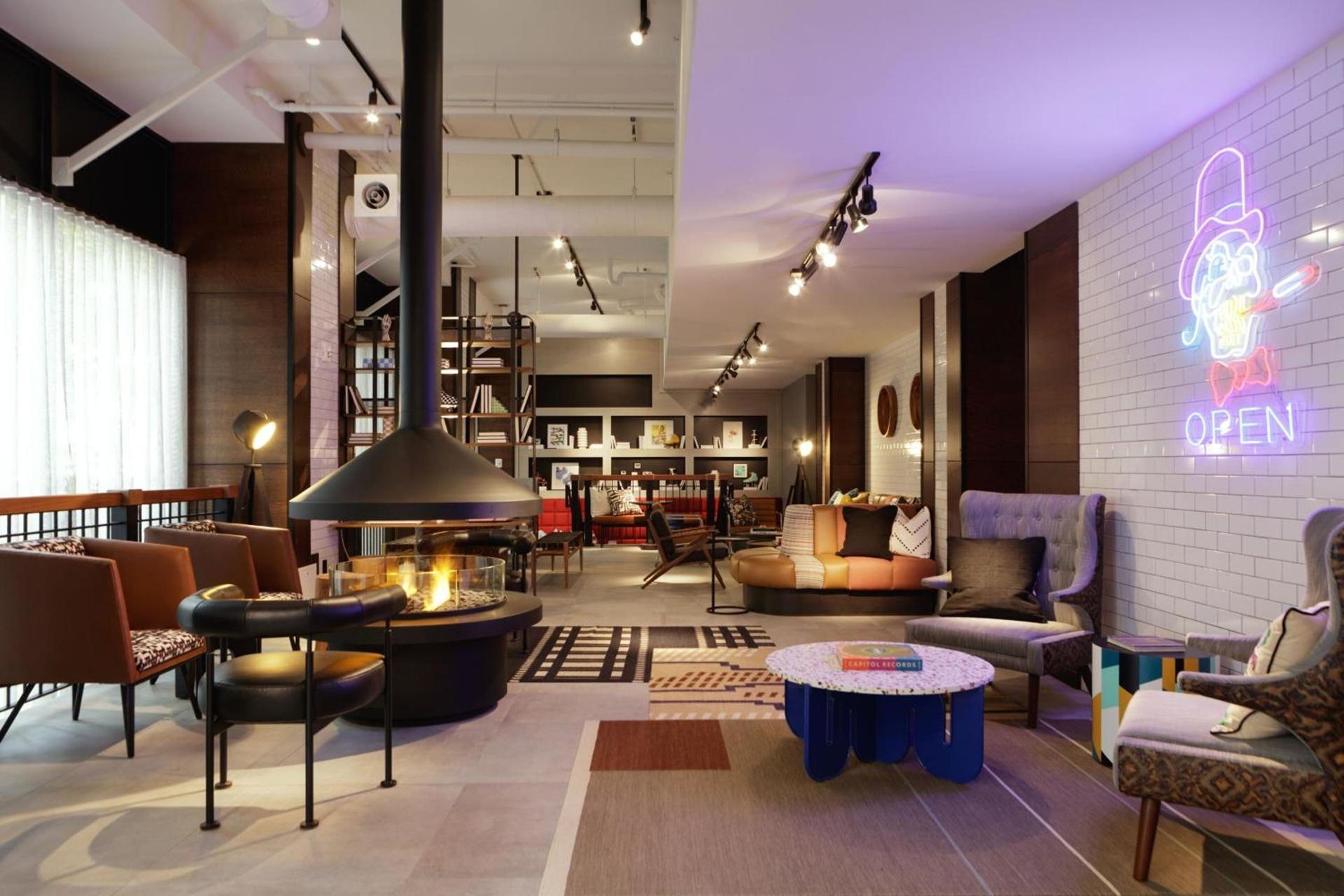 Moxy Richmond Downtown photo 24