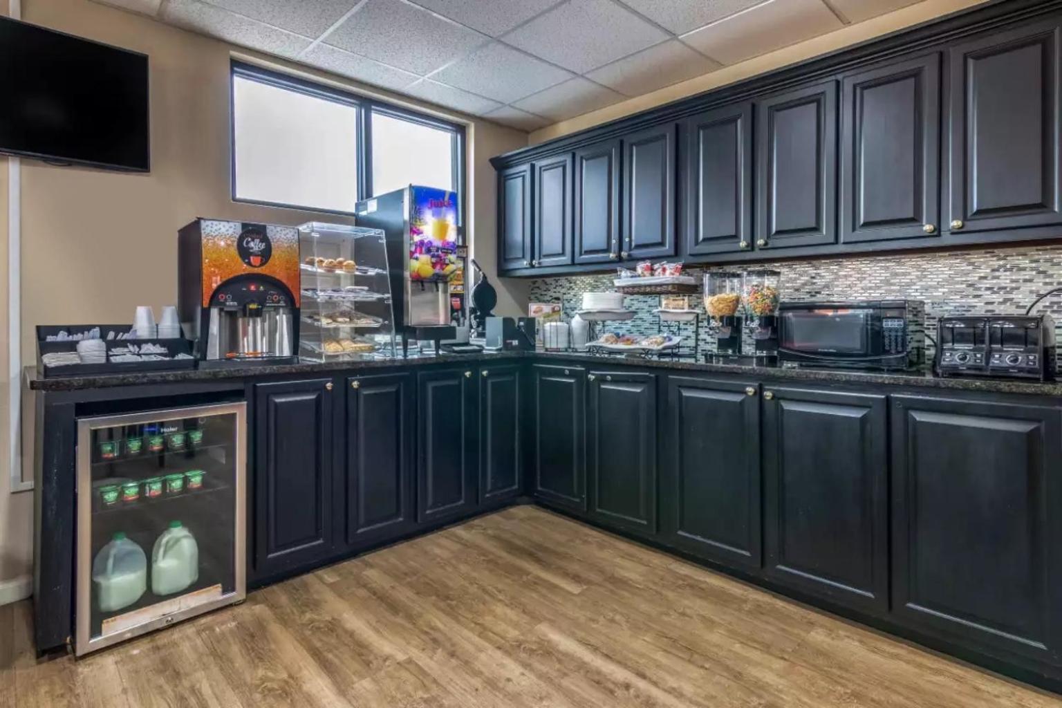 Americas Best Value Inn Opelika photo 5