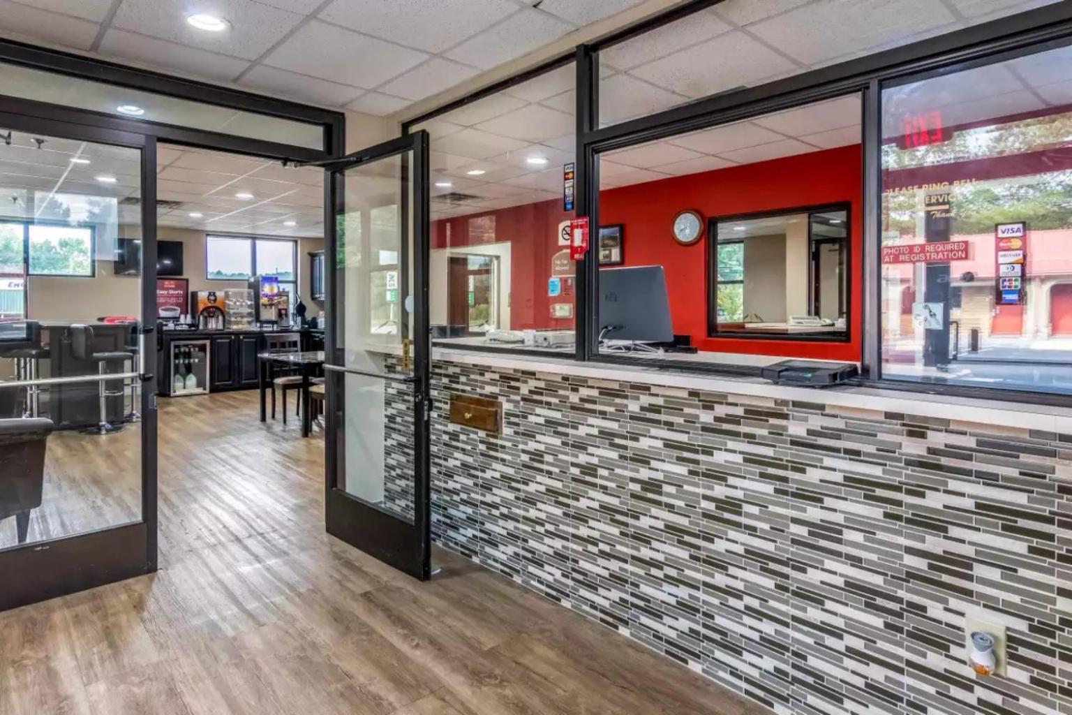 Americas Best Value Inn Opelika photo 10