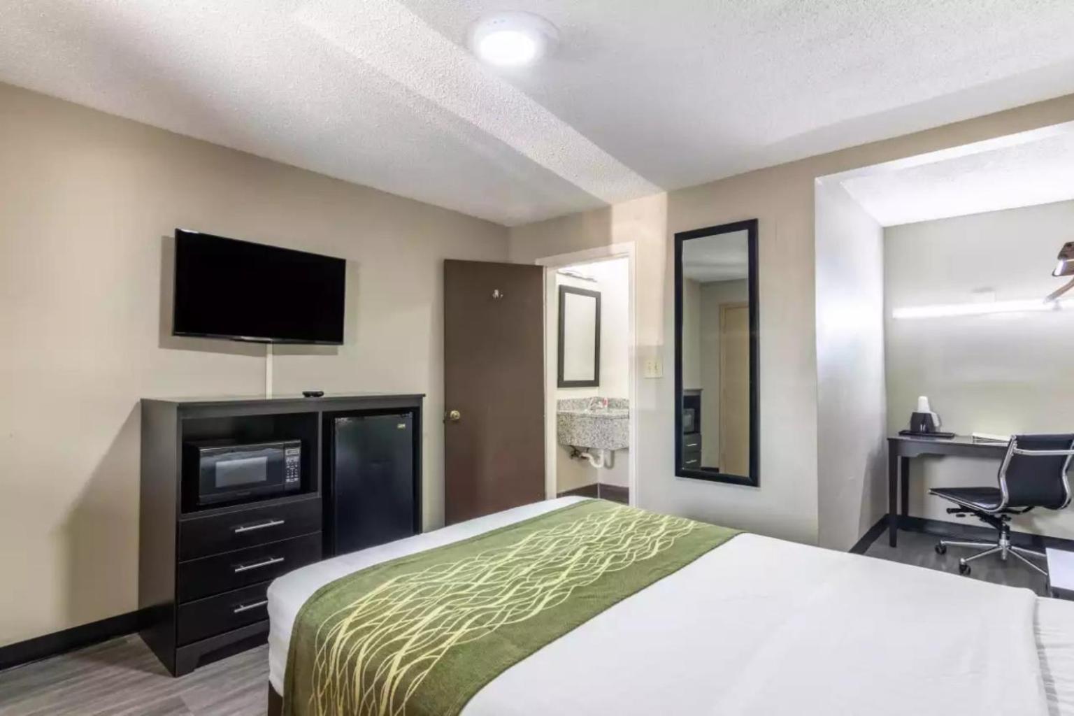 Americas Best Value Inn Opelika photo 24