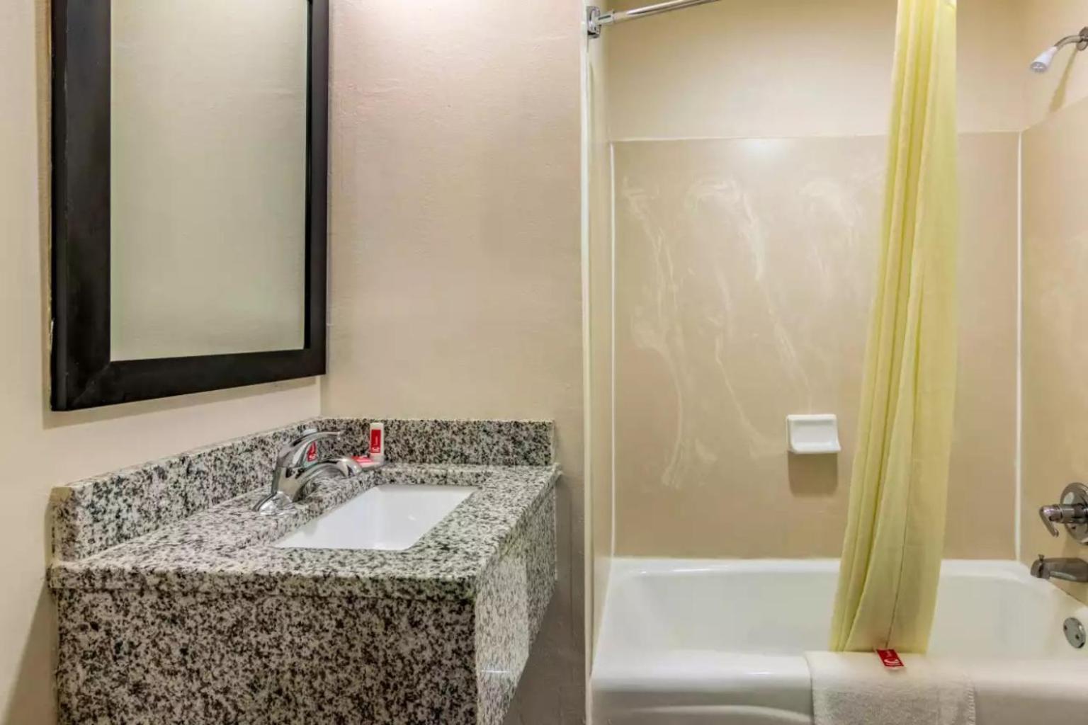 Americas Best Value Inn Opelika photo 26