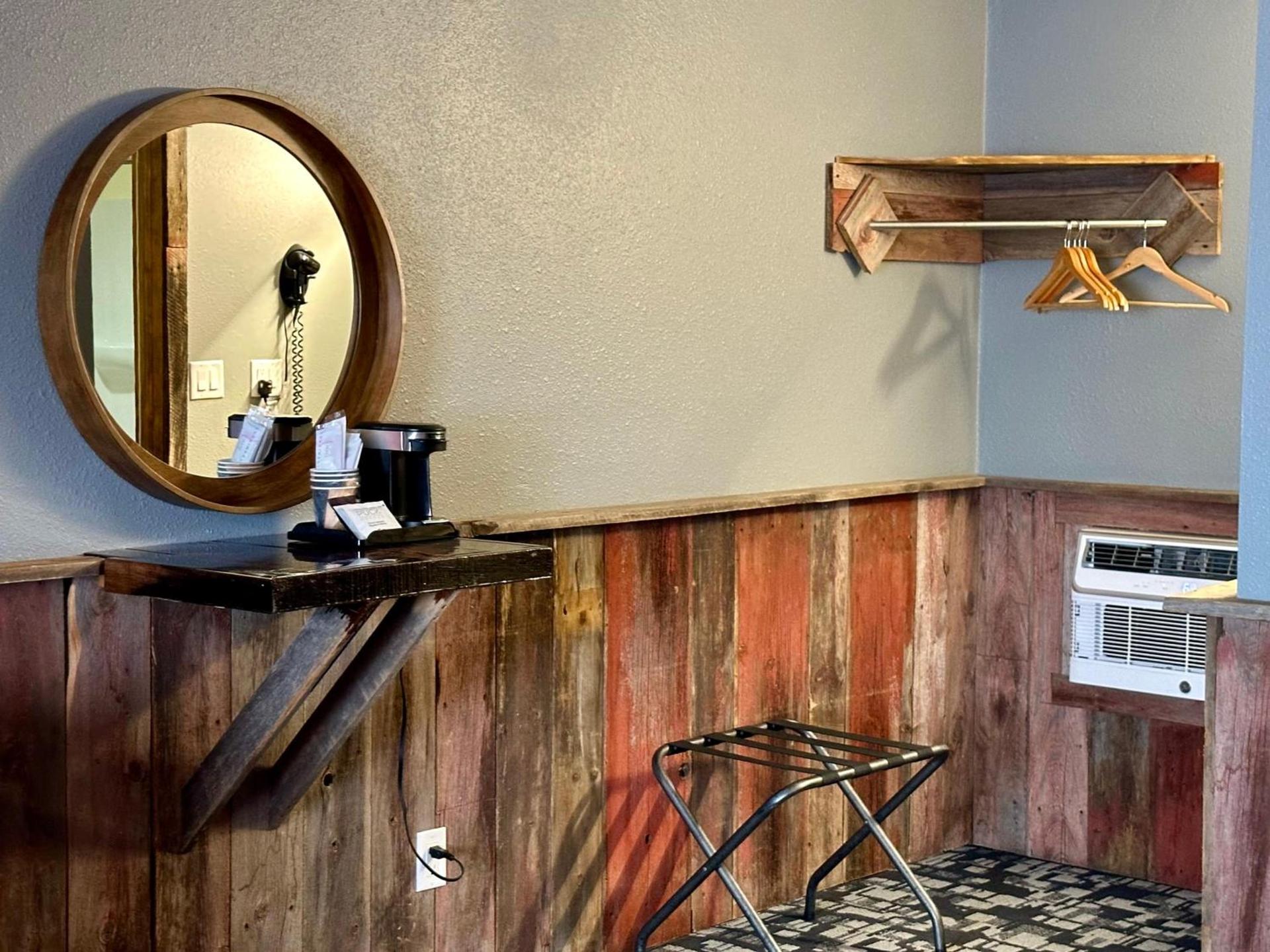 Americas Best Value Inn Wall photo 21