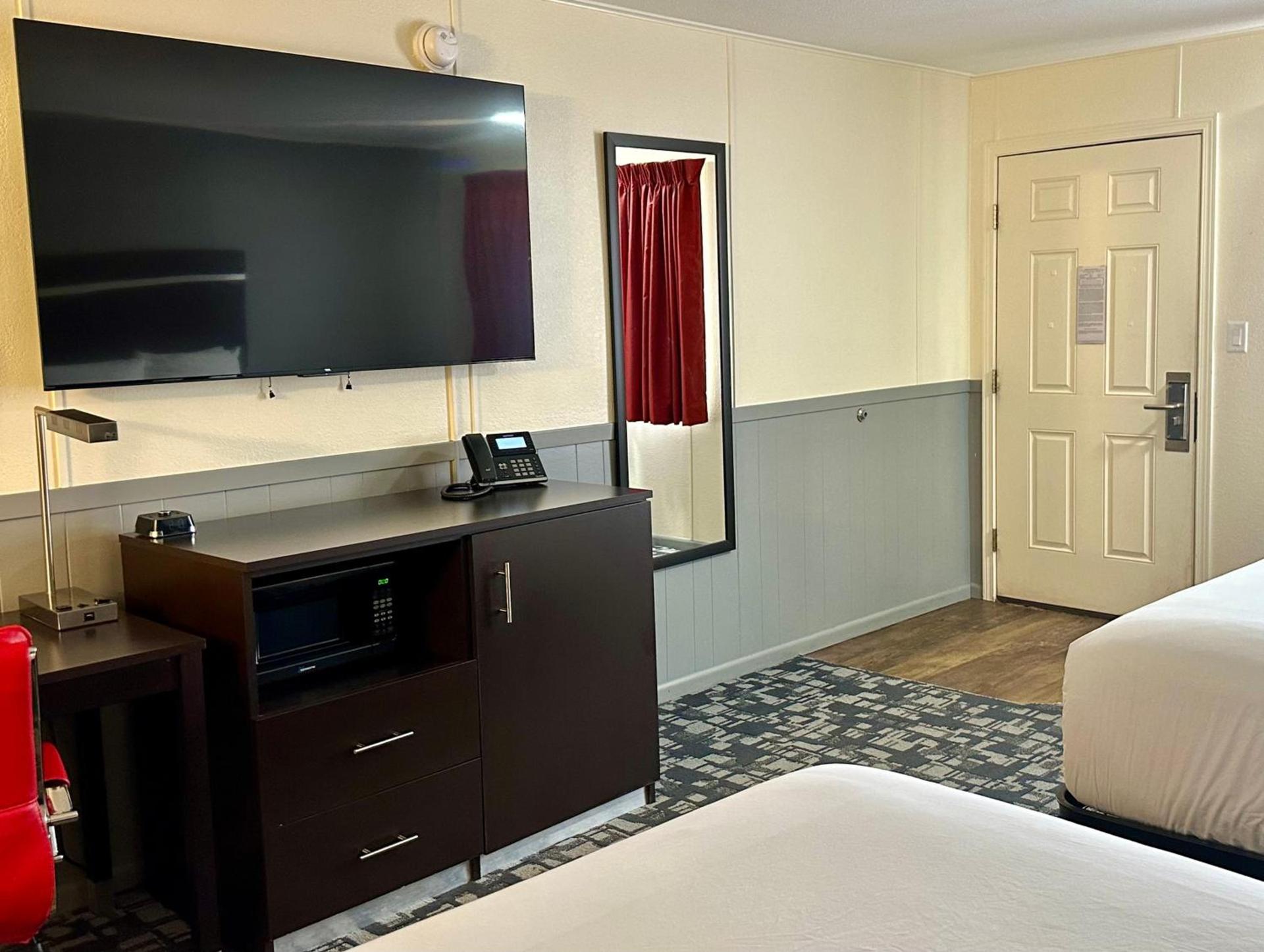Americas Best Value Inn Wall photo 25
