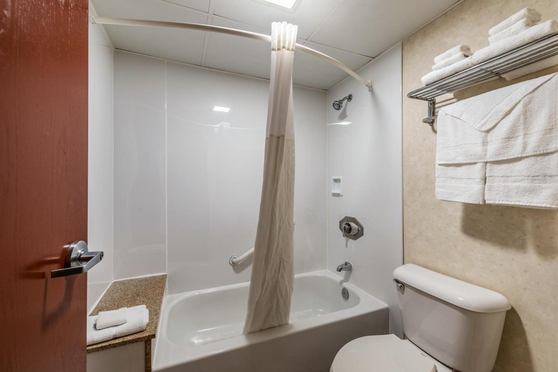 Quality Inn Bradley- Bourbonnais photo 27